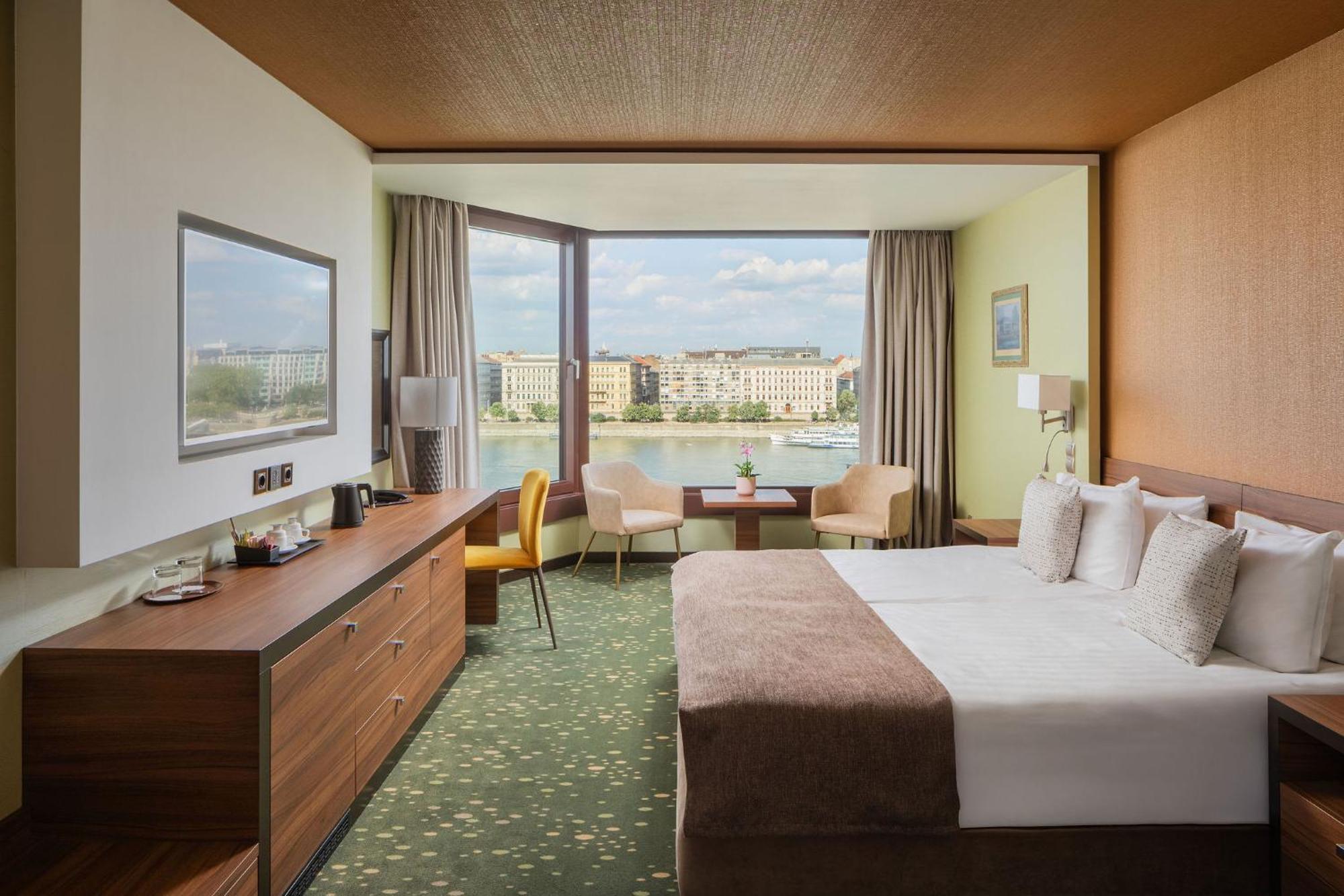 RiverView Double Room Extra Bed