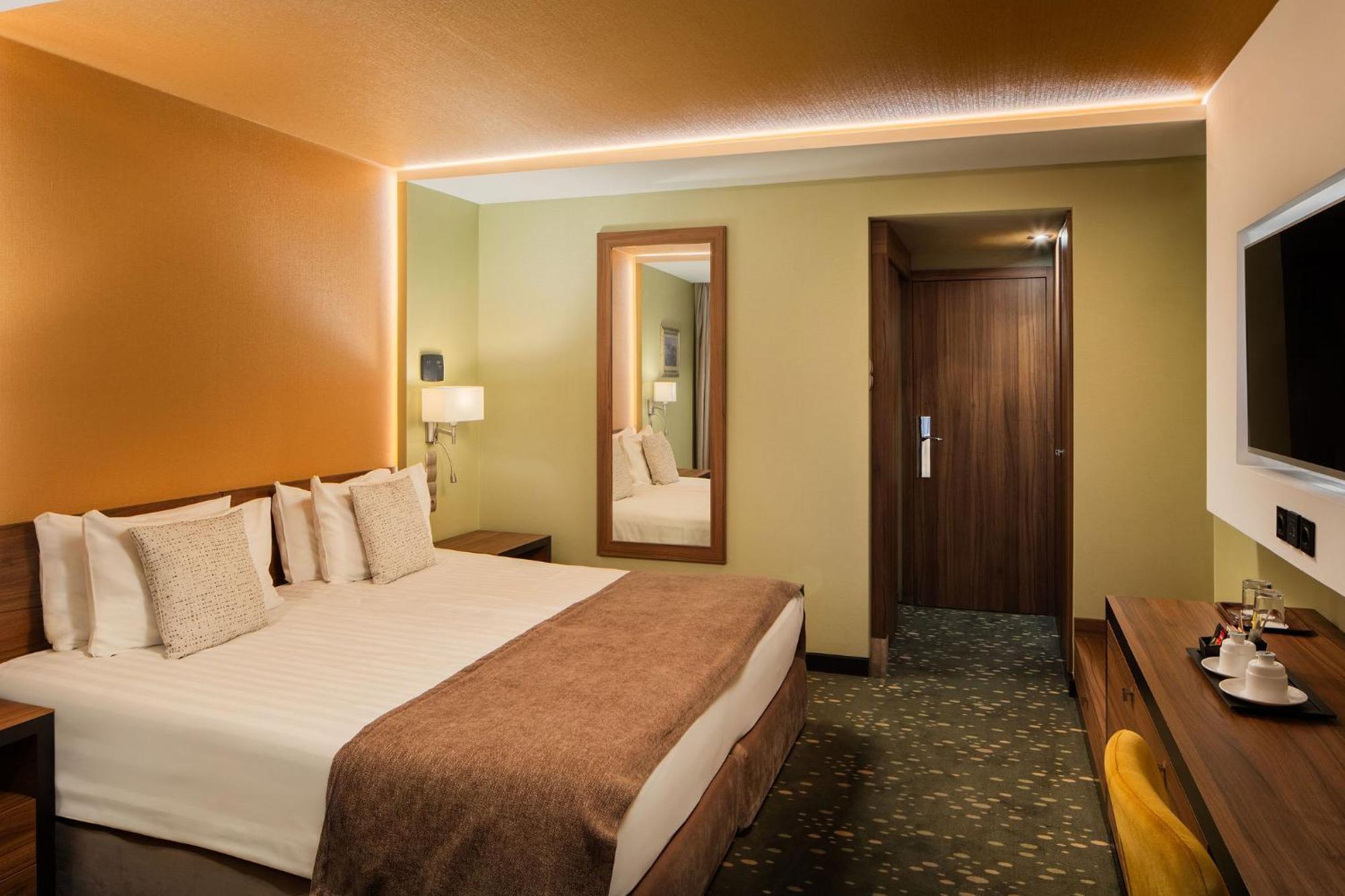 RiverView Double Room Extra Bed