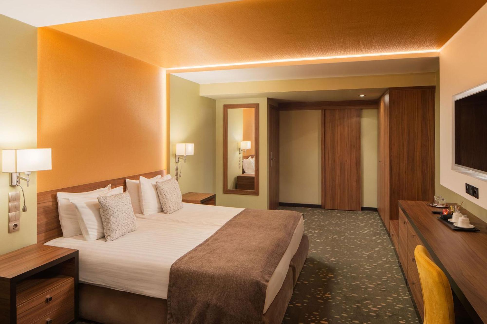 RiverView Double Room Extra Bed