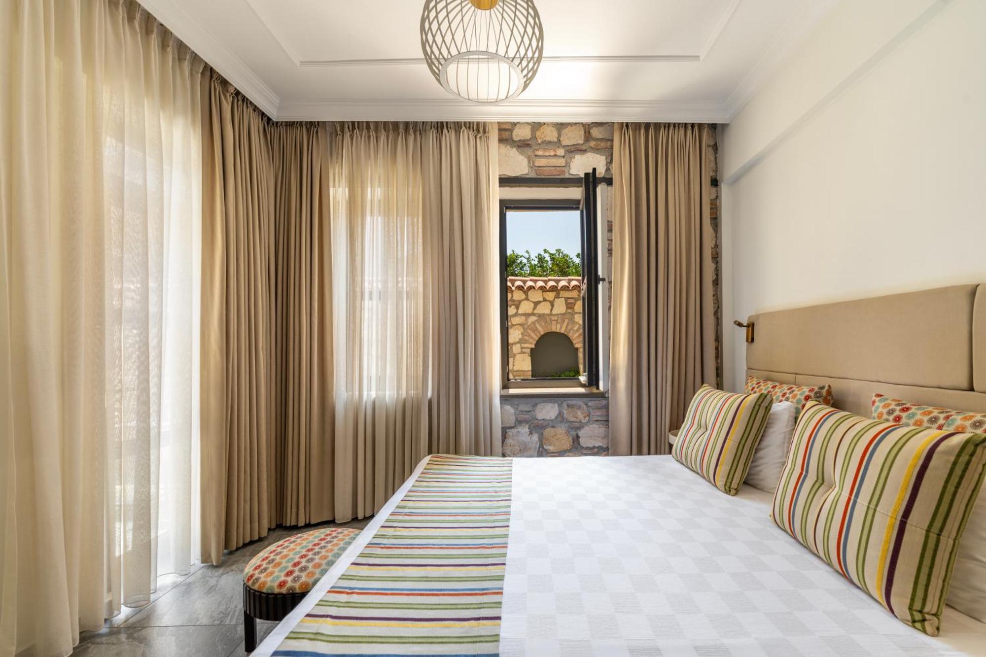 Fiore Annex Deluxe Room