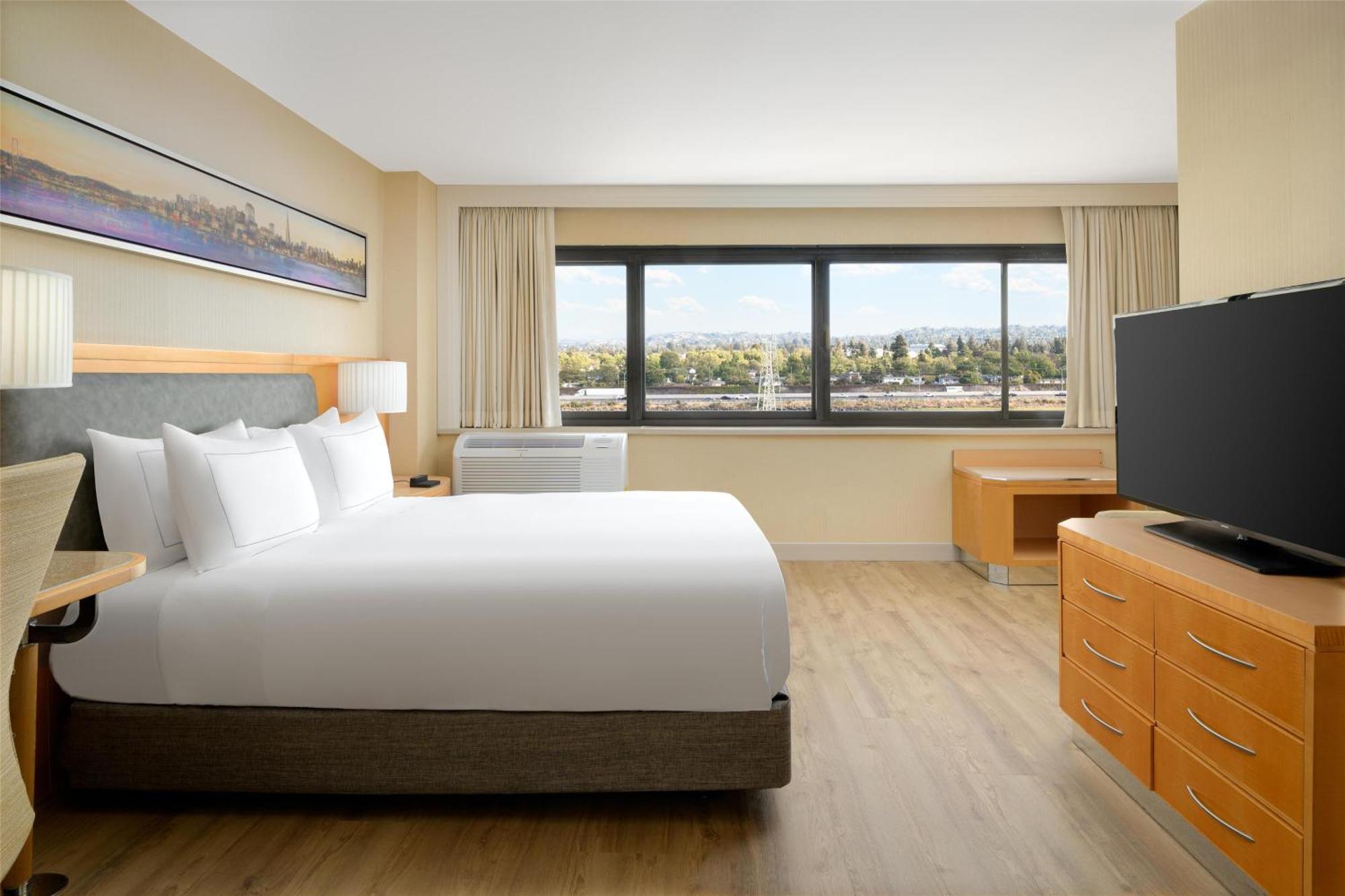 Deluxe Queen Room Disability Access