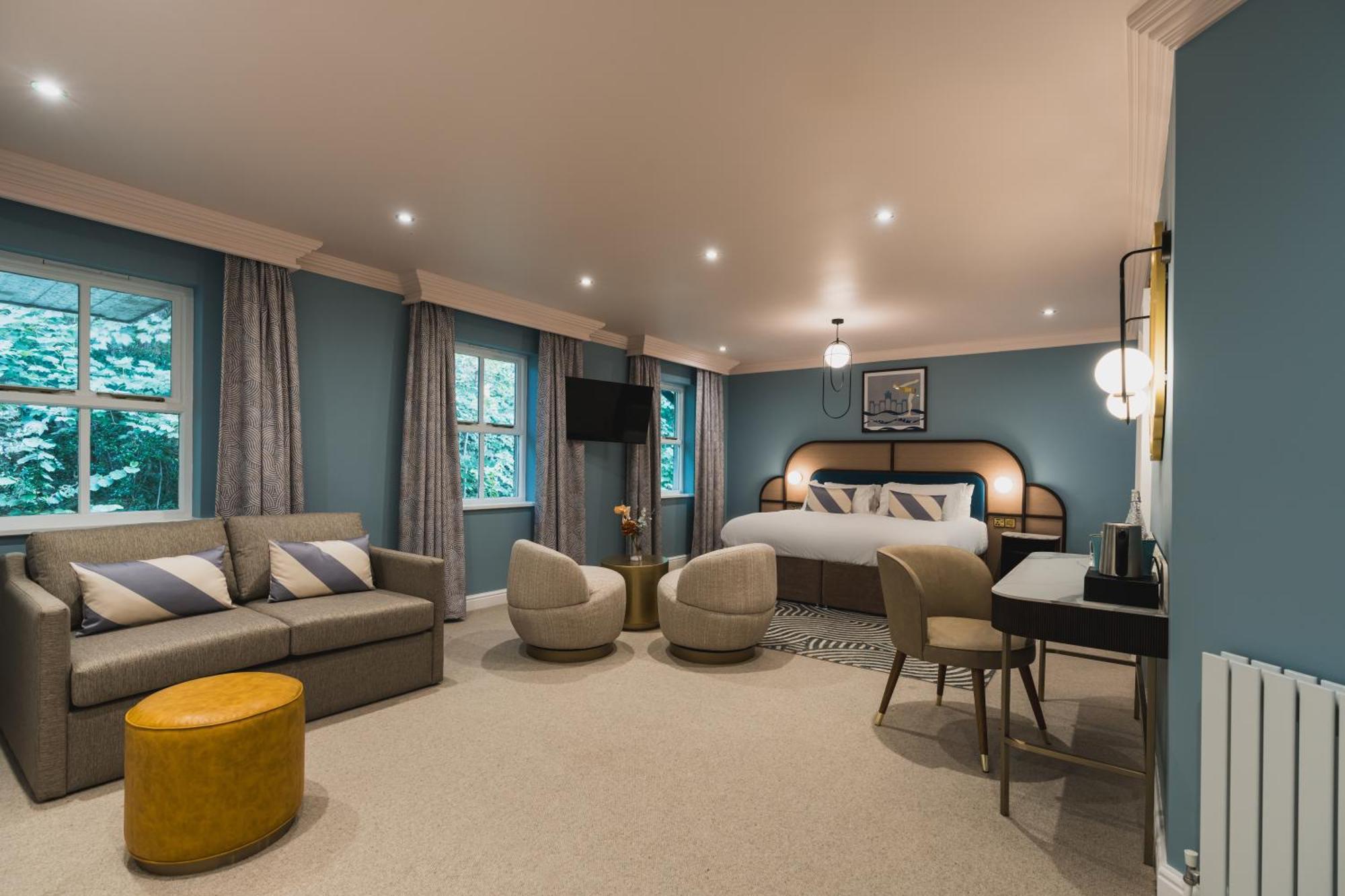 Family Room,1697799905:JPEG