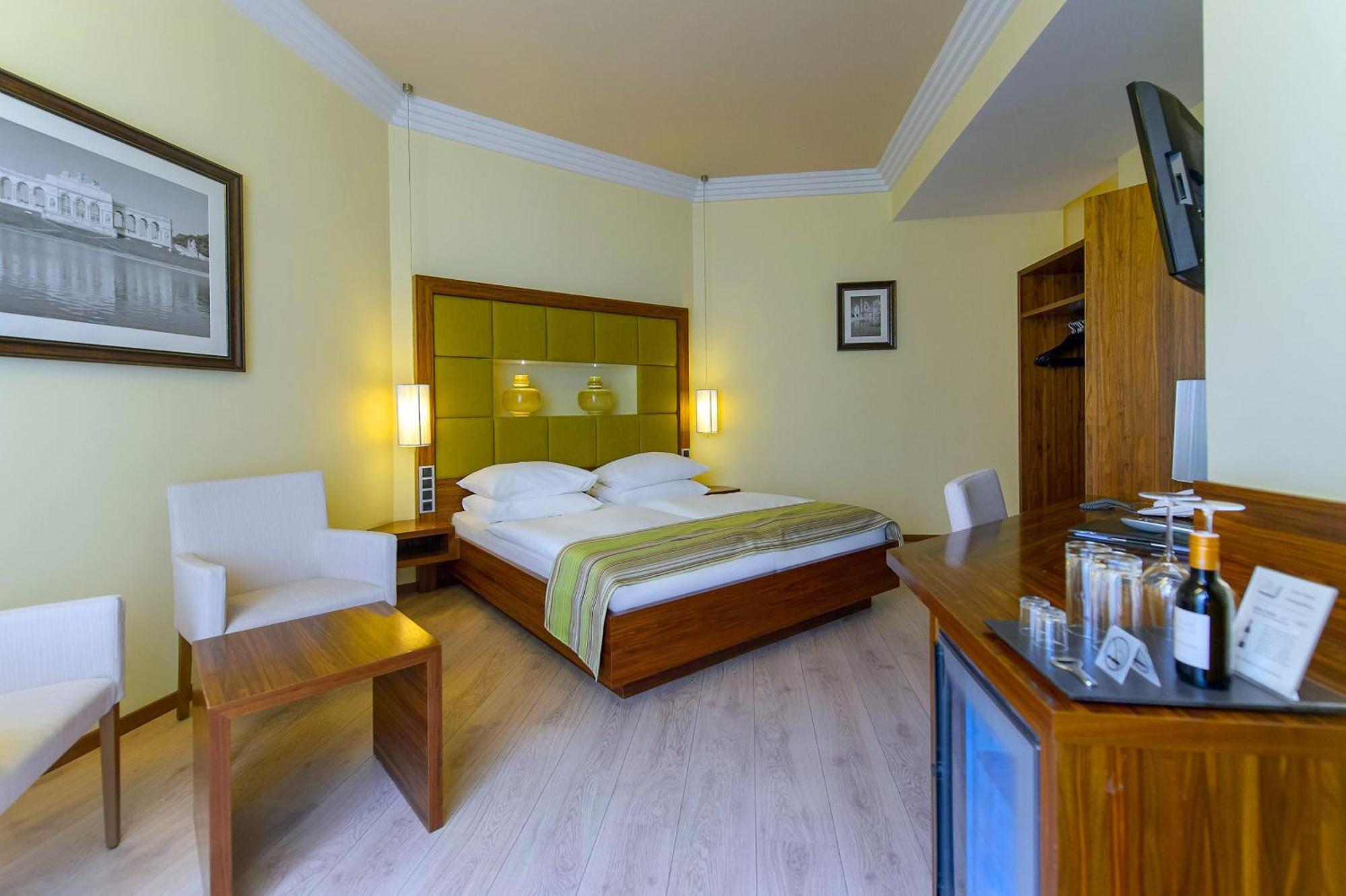 Triple Room,1697806592:JPEG