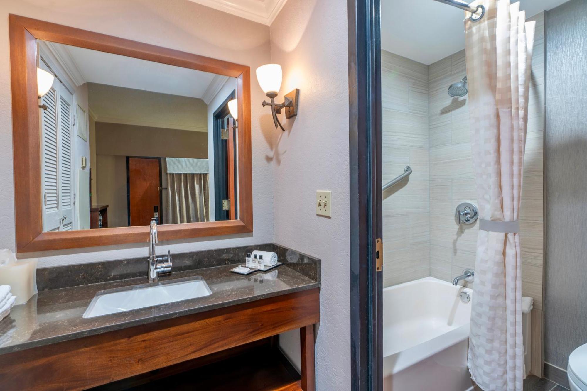 King Room,1756411565:JPEG