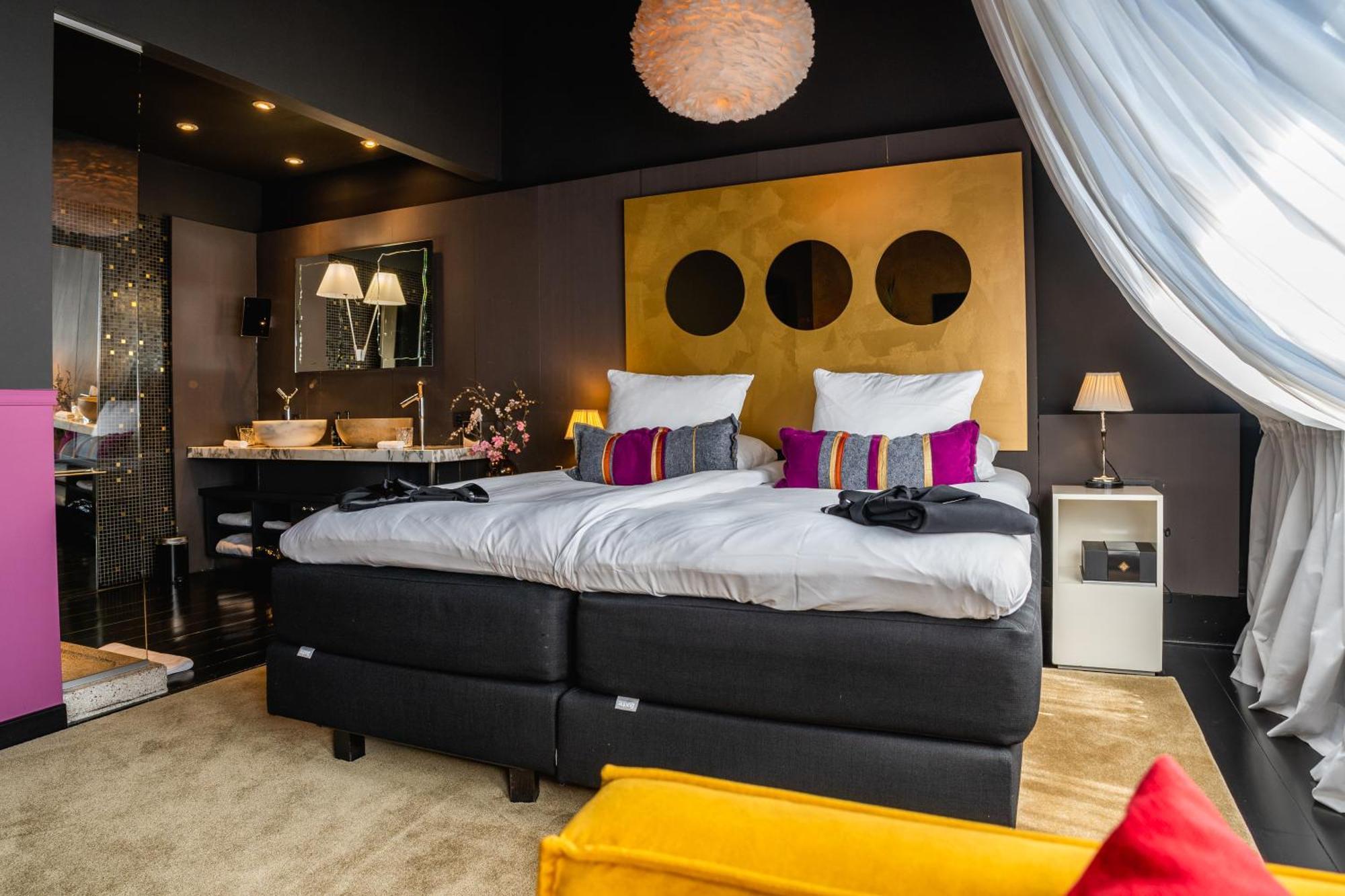 Royale Room