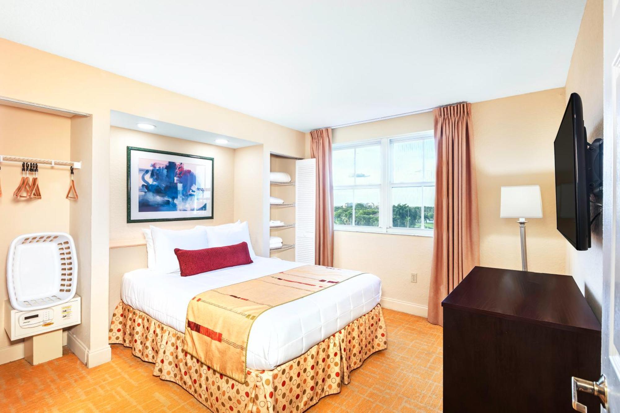 Superior One-Bedroom Queen Suite