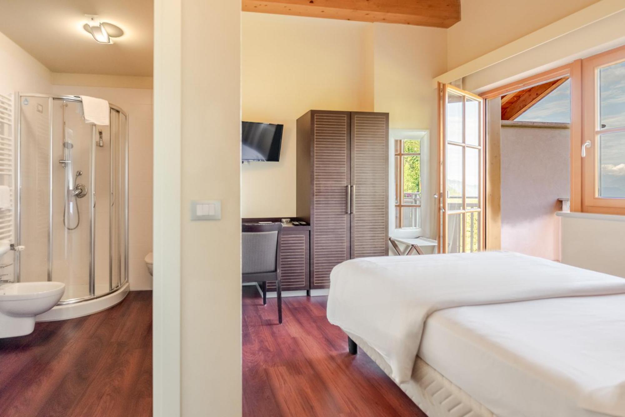 Two Connecting Double Rooms