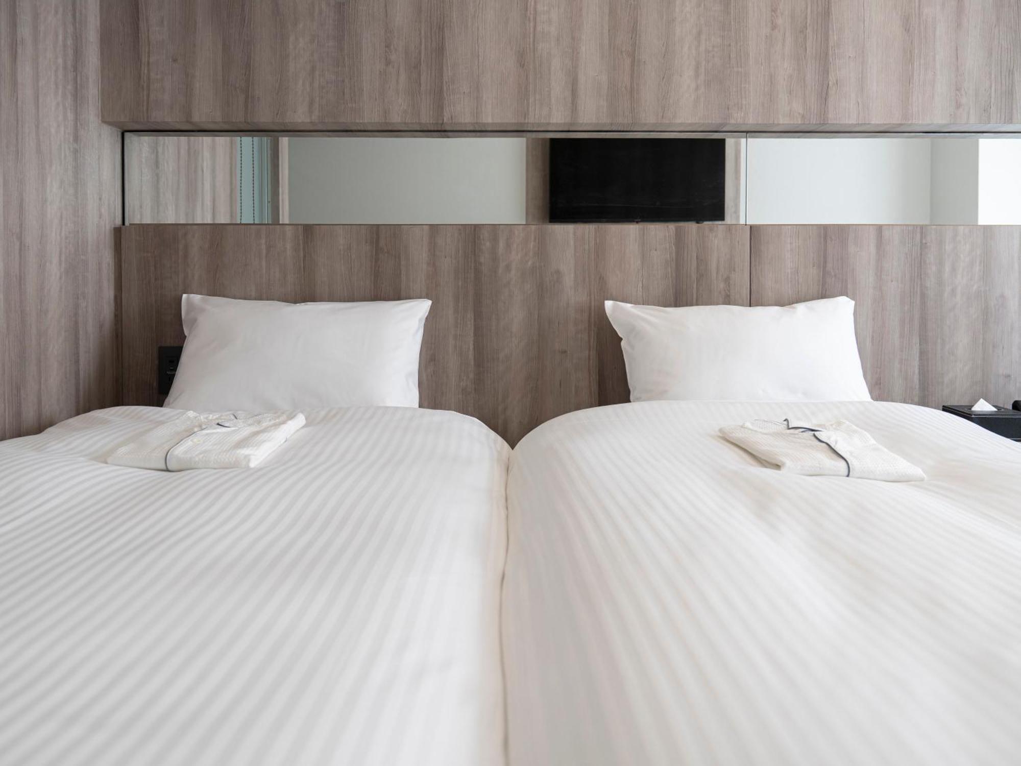 Premier Twin Room Non-Smoking
