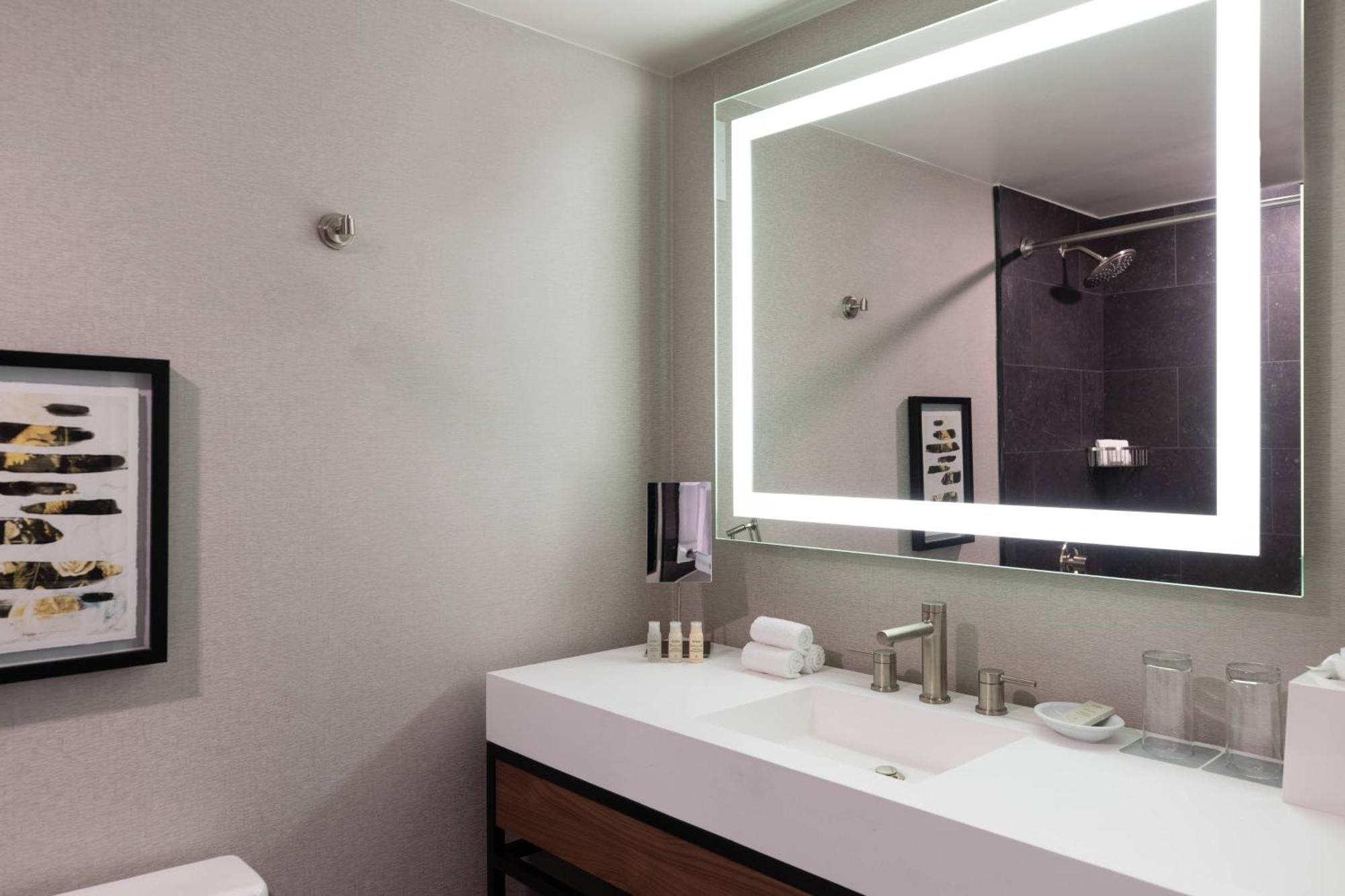 Guest Room with King Bed,1697899805:JPEG