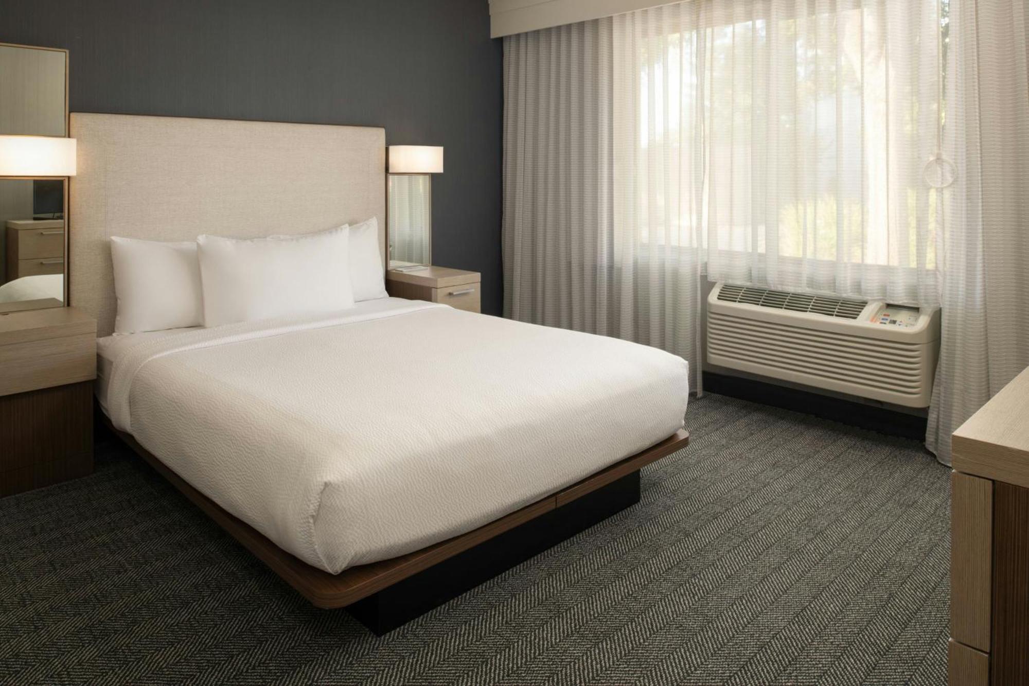 One-Bedroom King Suite Bathtub Mobility Access or Hearing Accessible