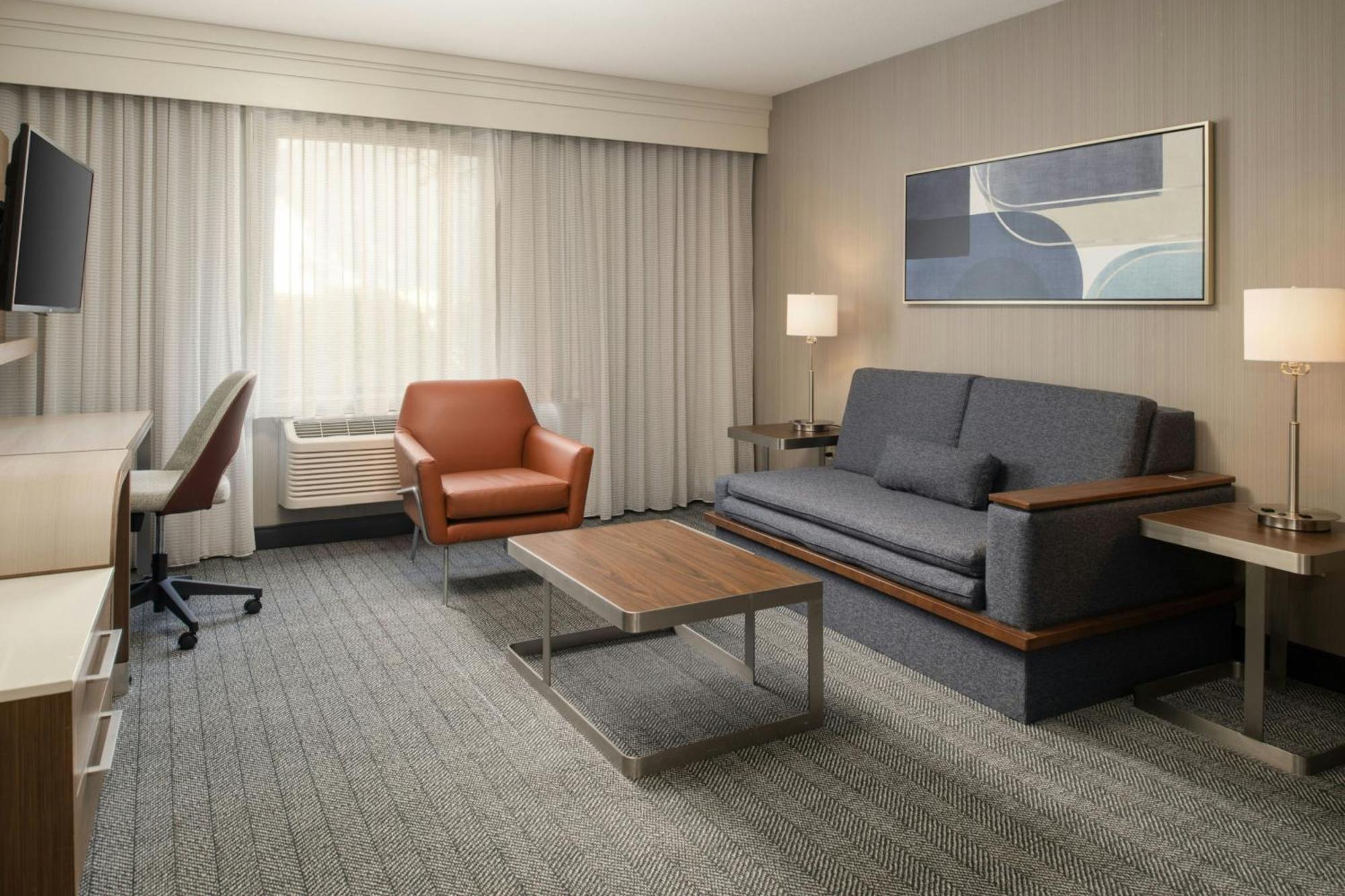 One-Bedroom King Suite Bathtub Mobility Access or Hearing Accessible