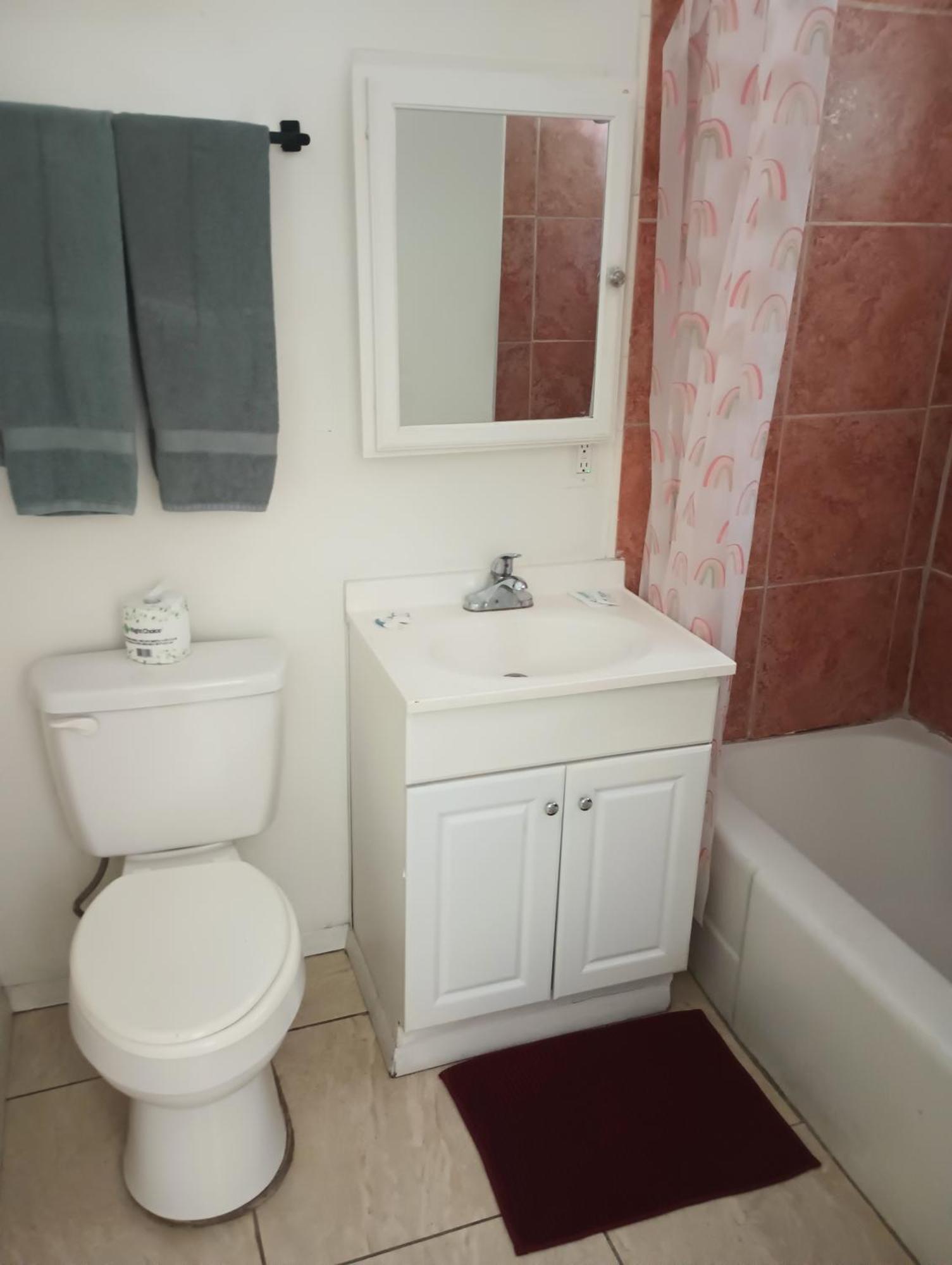 Queen Kitchenette
