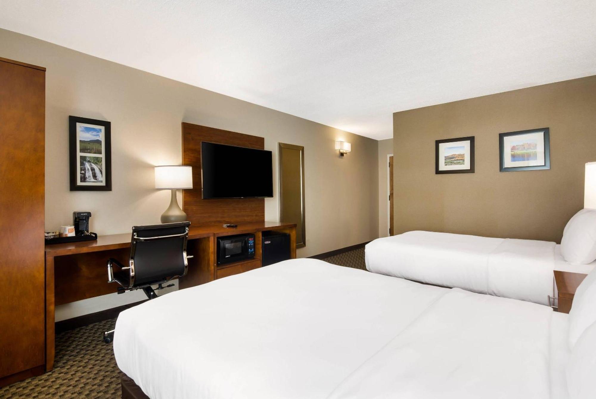 Double Room Two Double Beds Non-Smoking