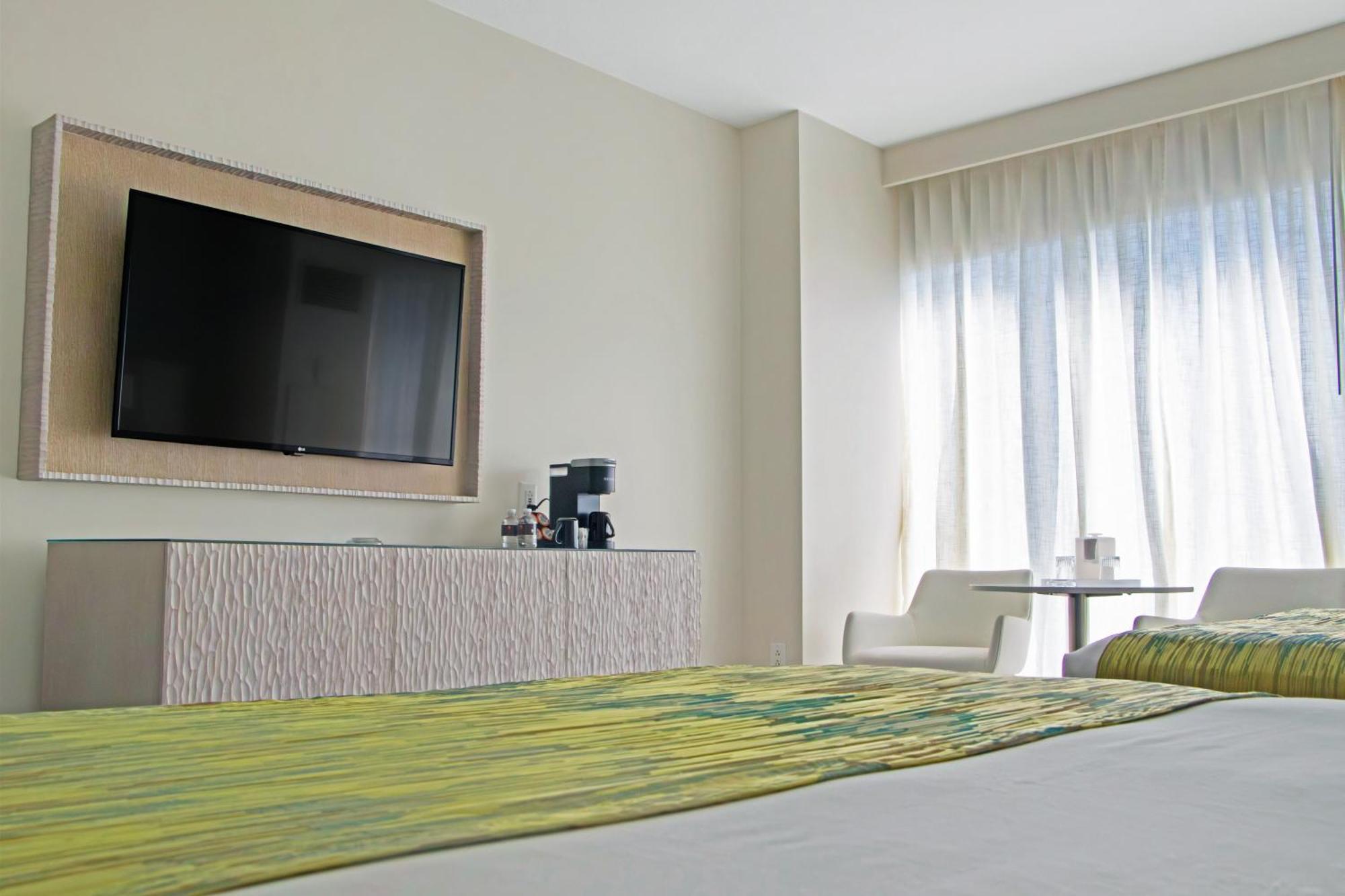 Luxury Queen Room