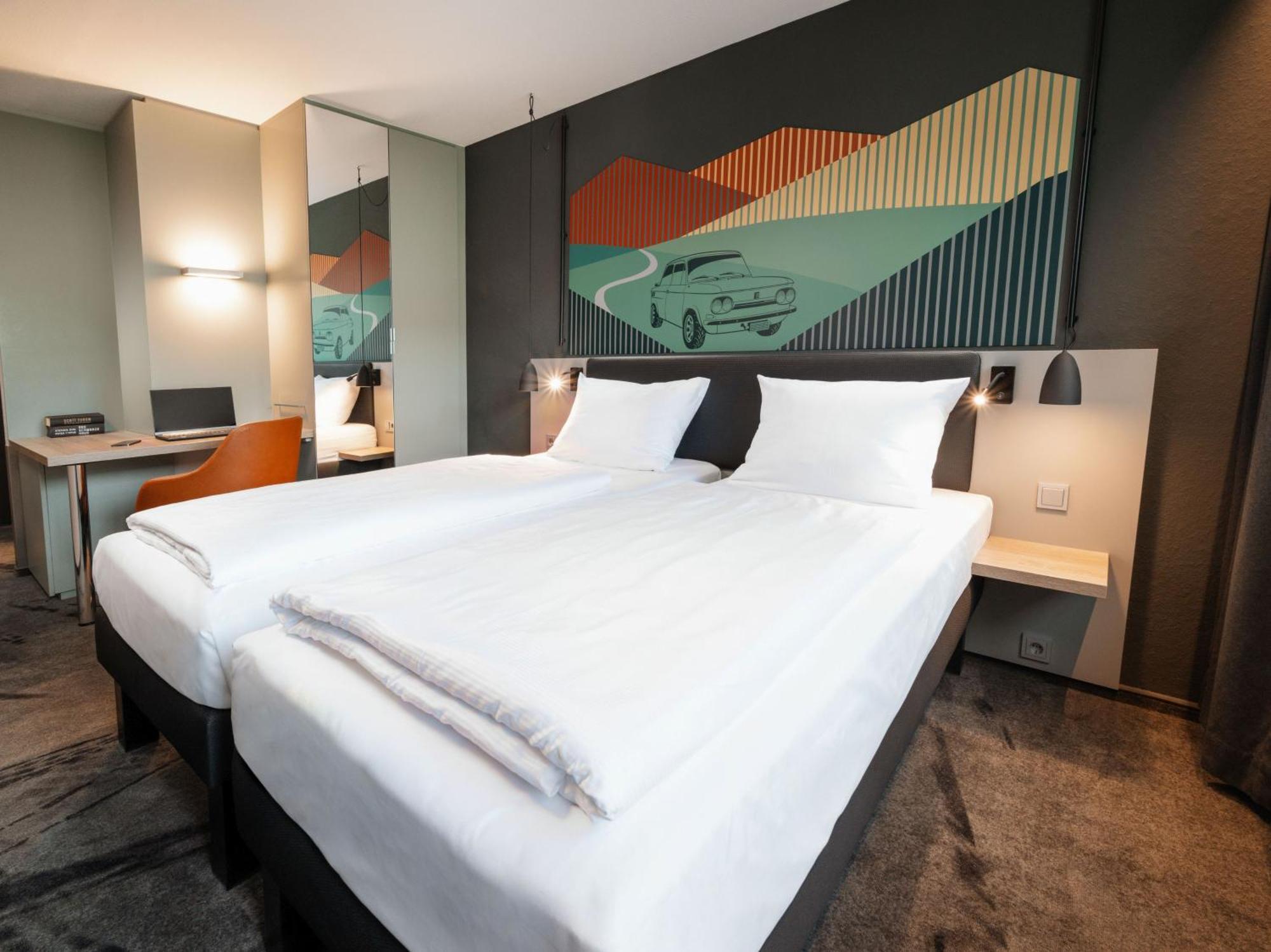 Standard Twin Room