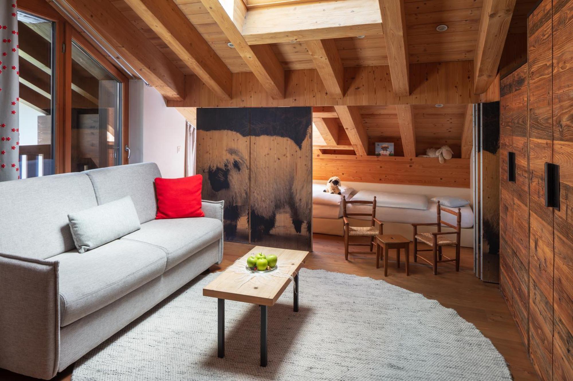 Deluxe Family Room