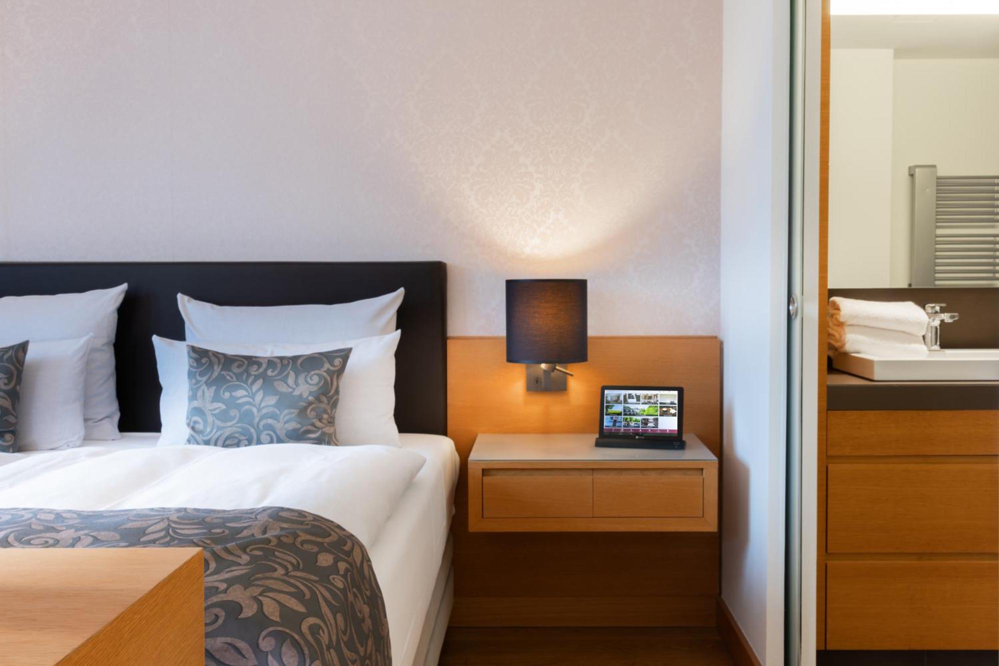 Superior Room,1698855284:JPEG