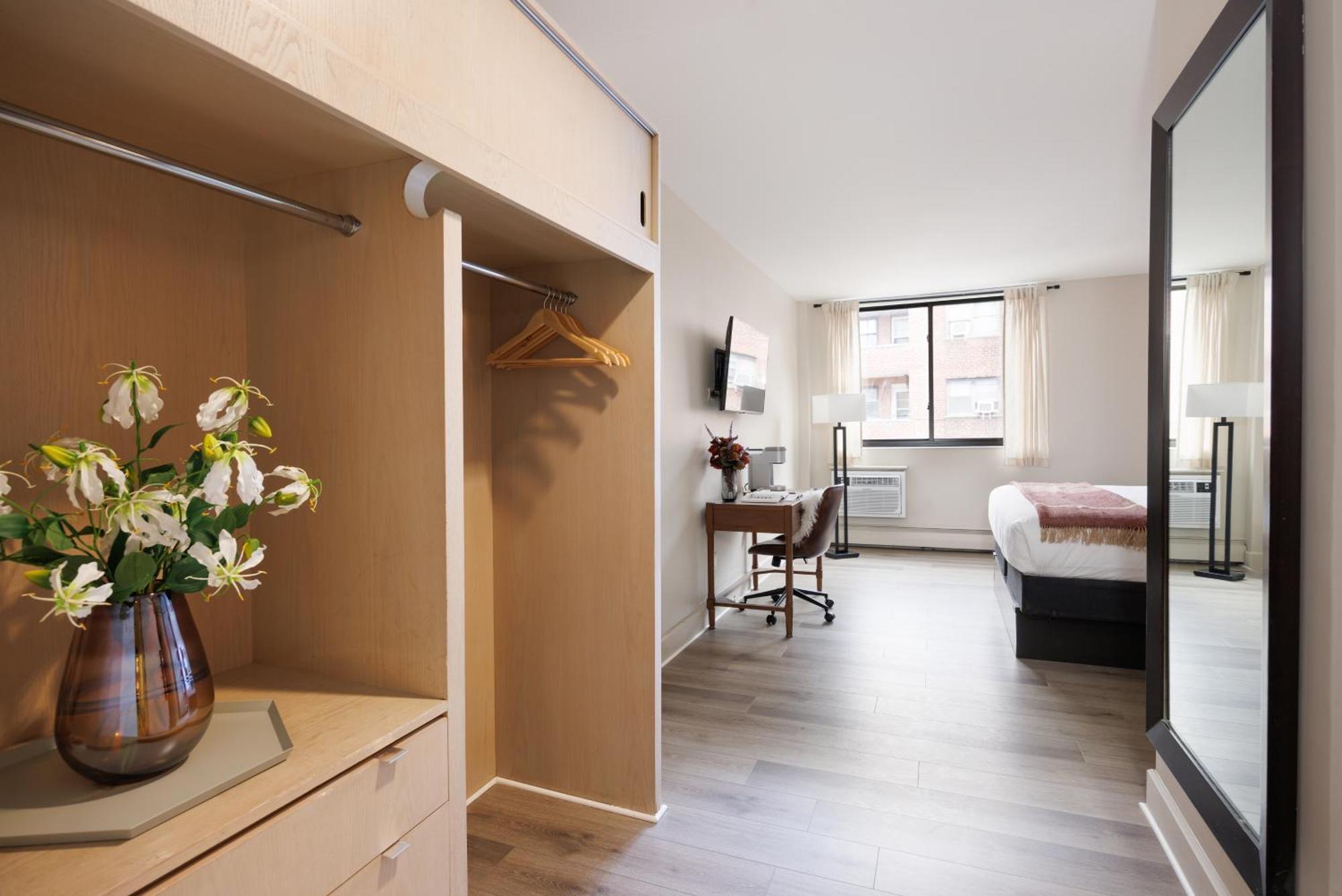 Signature King Room,1698858449:JPEG