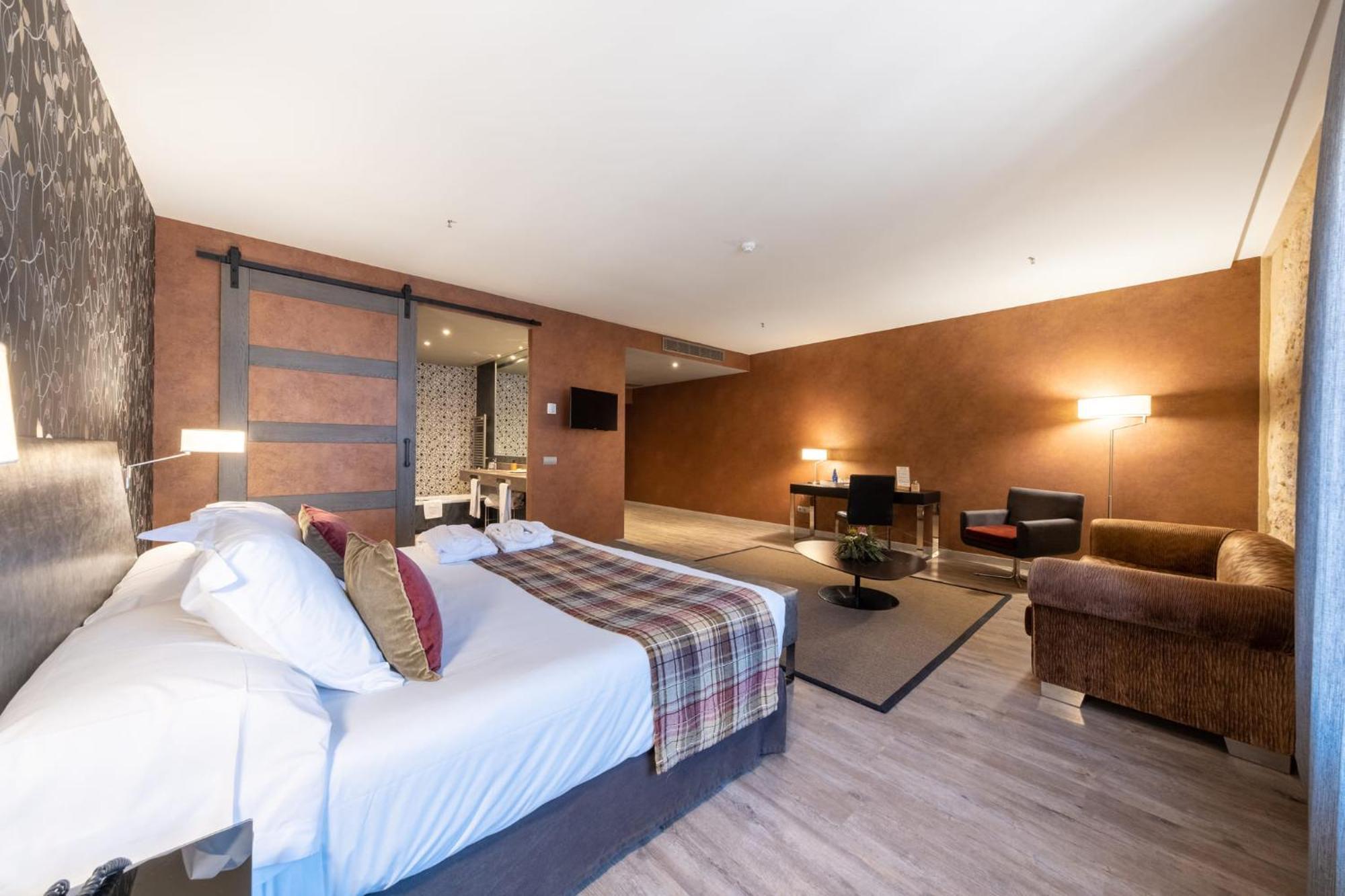 Cloister Junior Suite