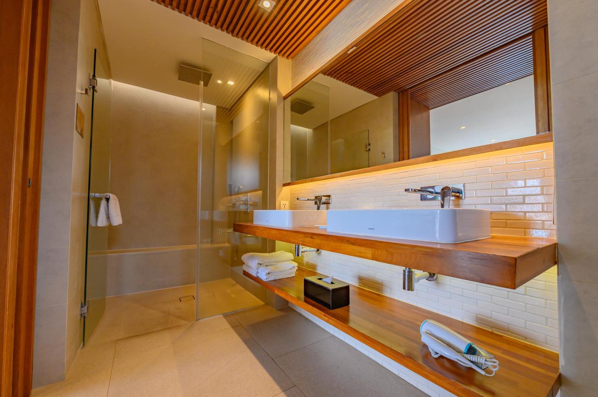 Love Ocean View Room