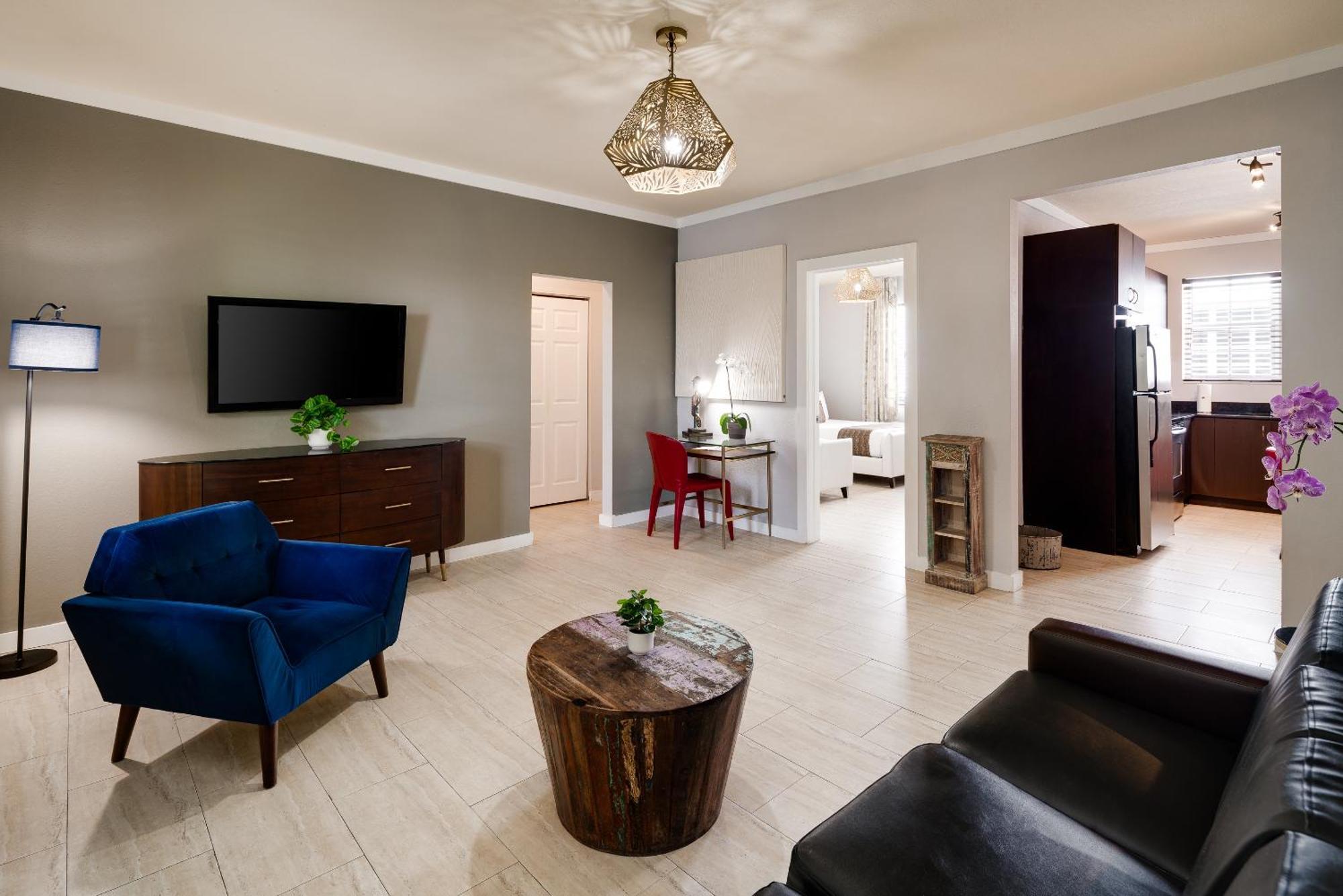 One-Bedroom Double Queen Suite