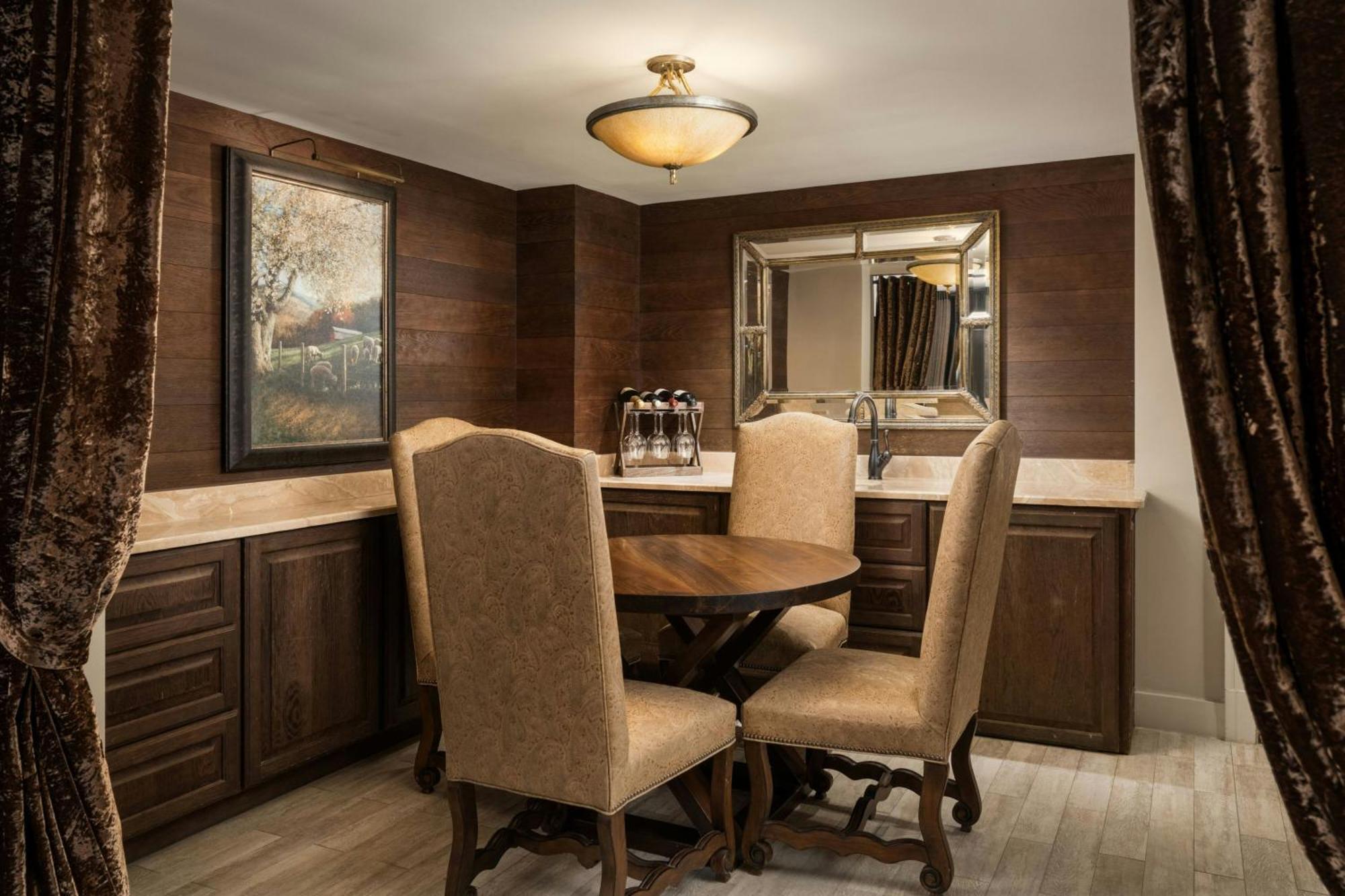 King Suite with Sofa Bed - Main Building,1698908132:JPEG