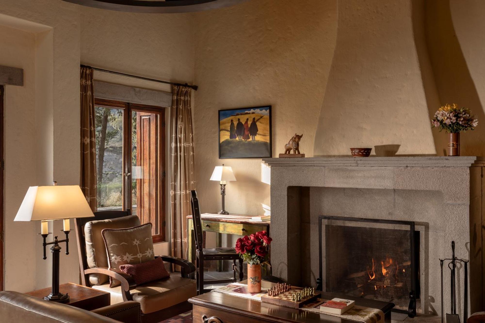 Suite,1698910160:JPEG