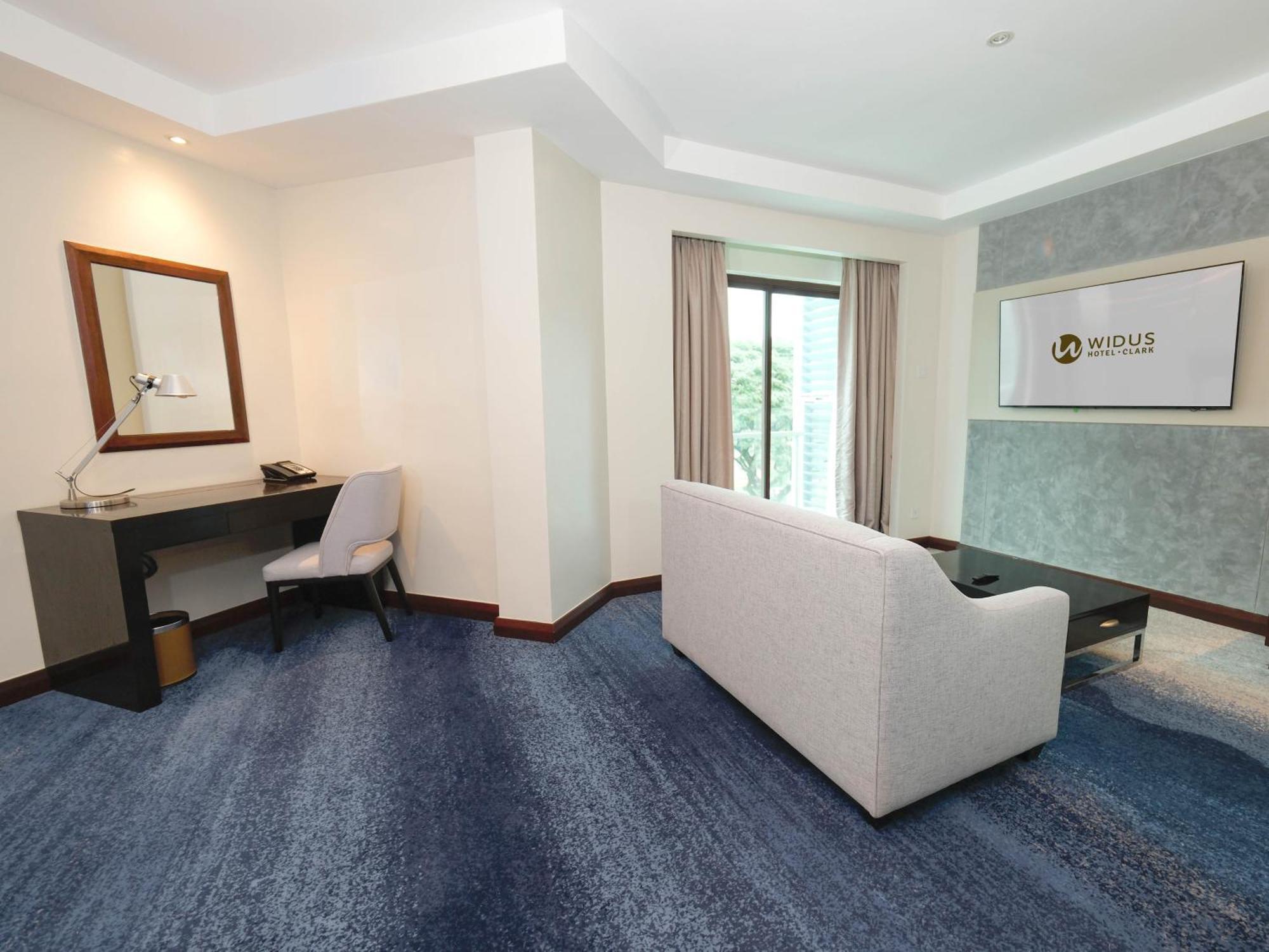 Executive Suite King Tower 2