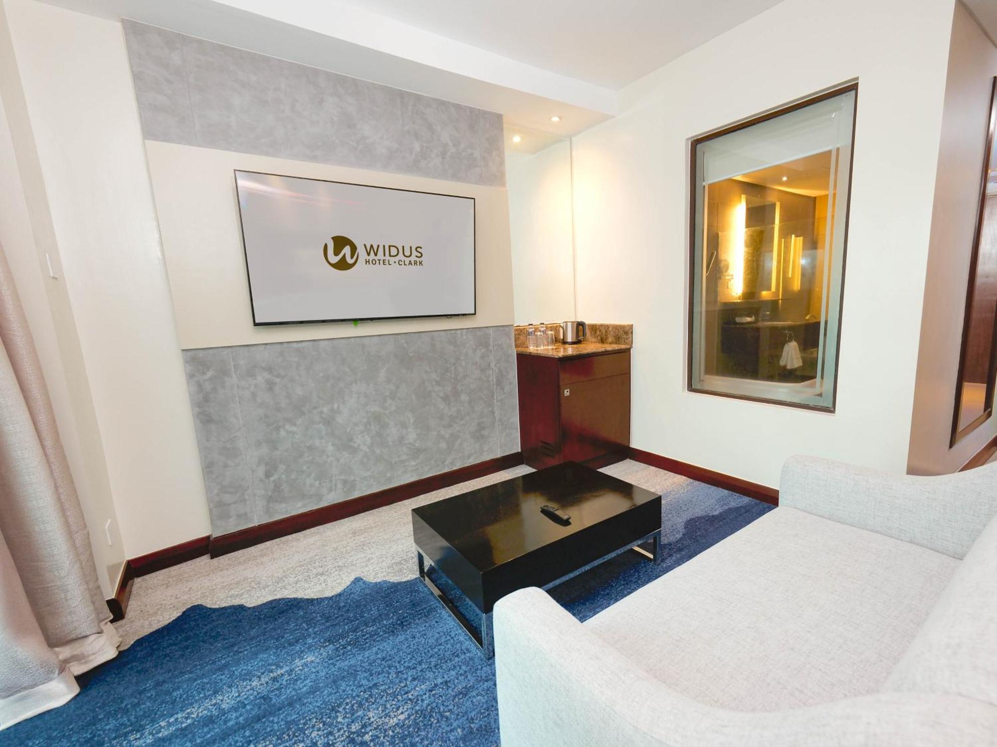 Executive Suite King Tower 2