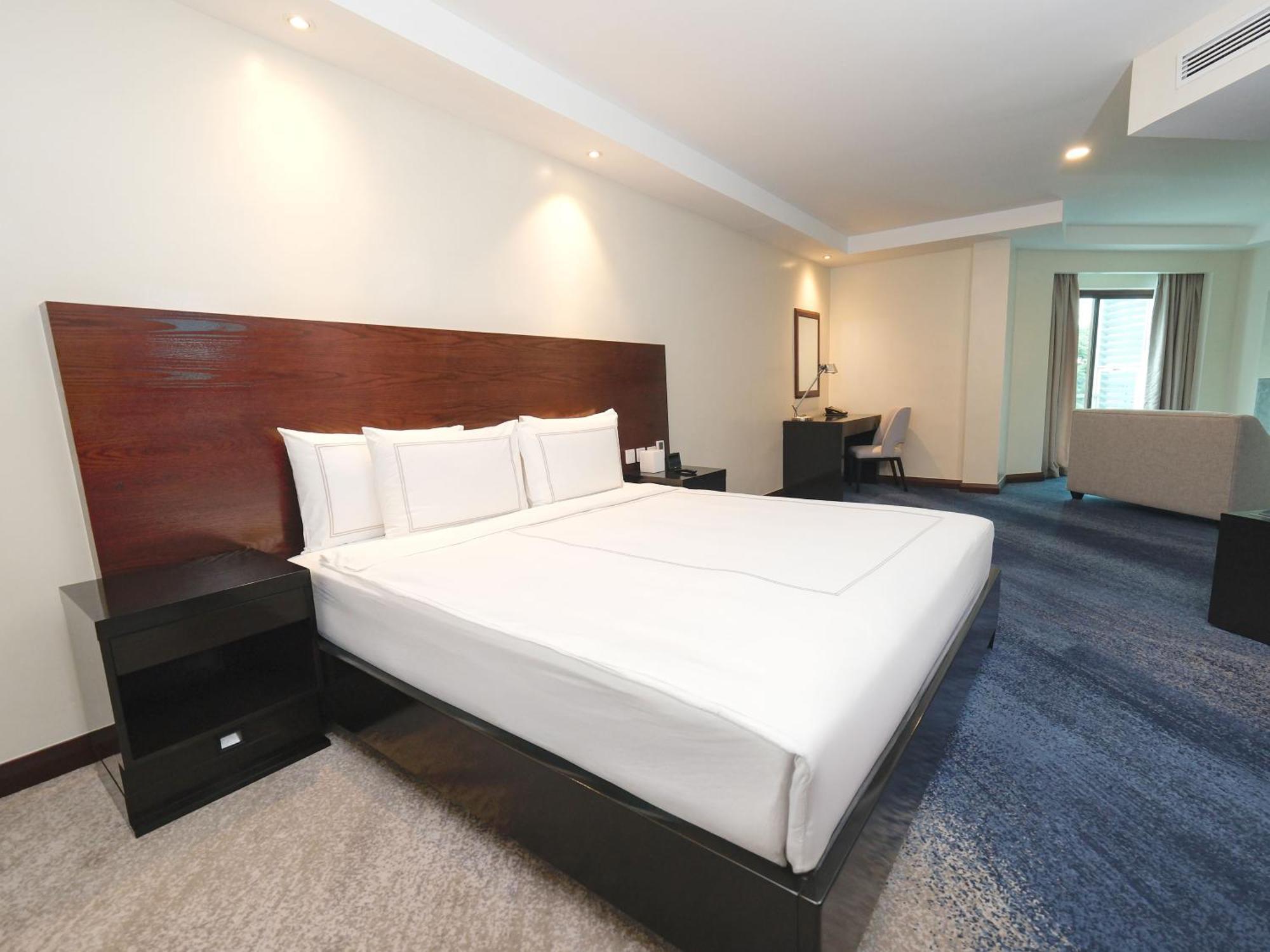 Executive Suite King Tower 2