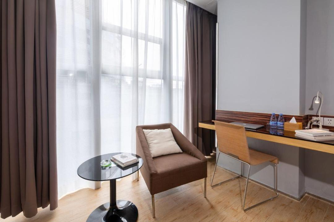 Deluxe Queen Room