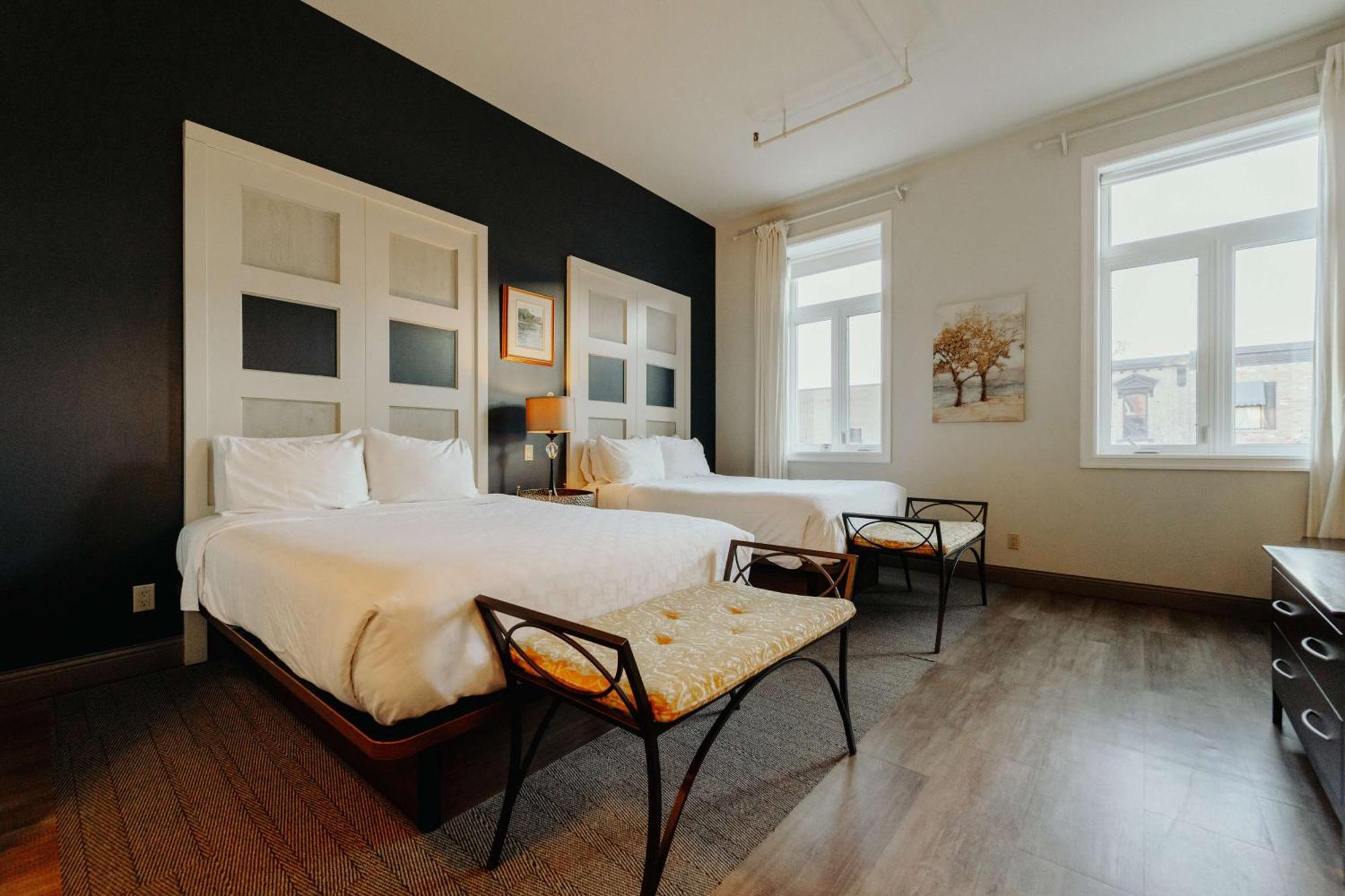 Queen Room Two Queen Beds City View