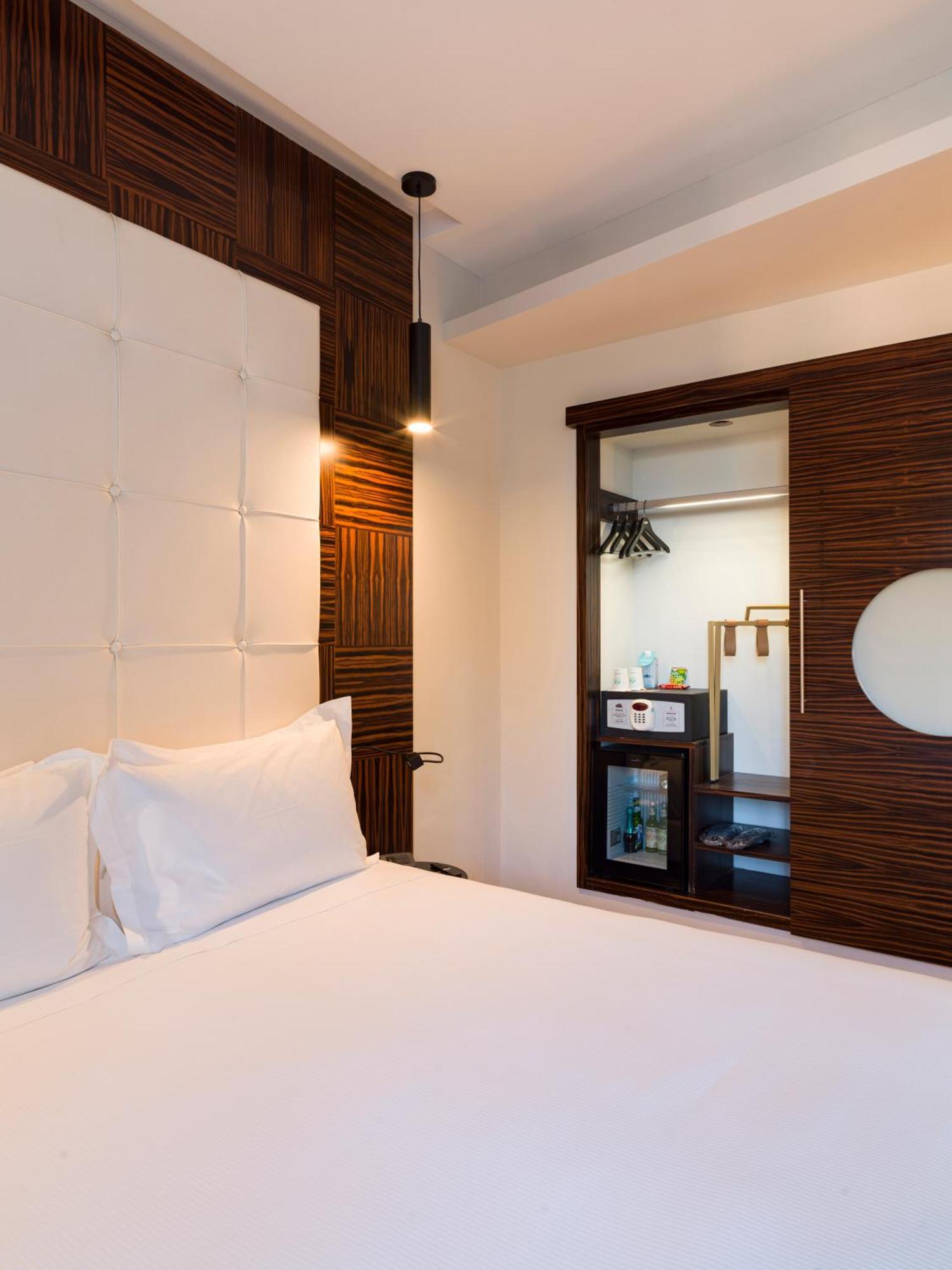 Executive Next,1703547014:JPEG