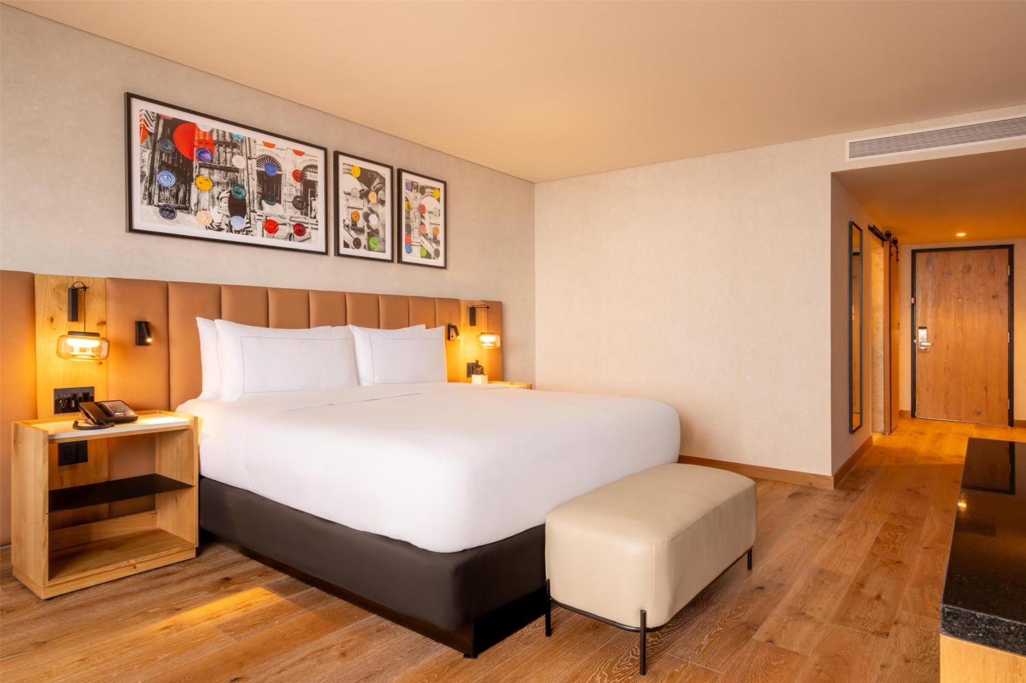 Executive King Room Skyline View