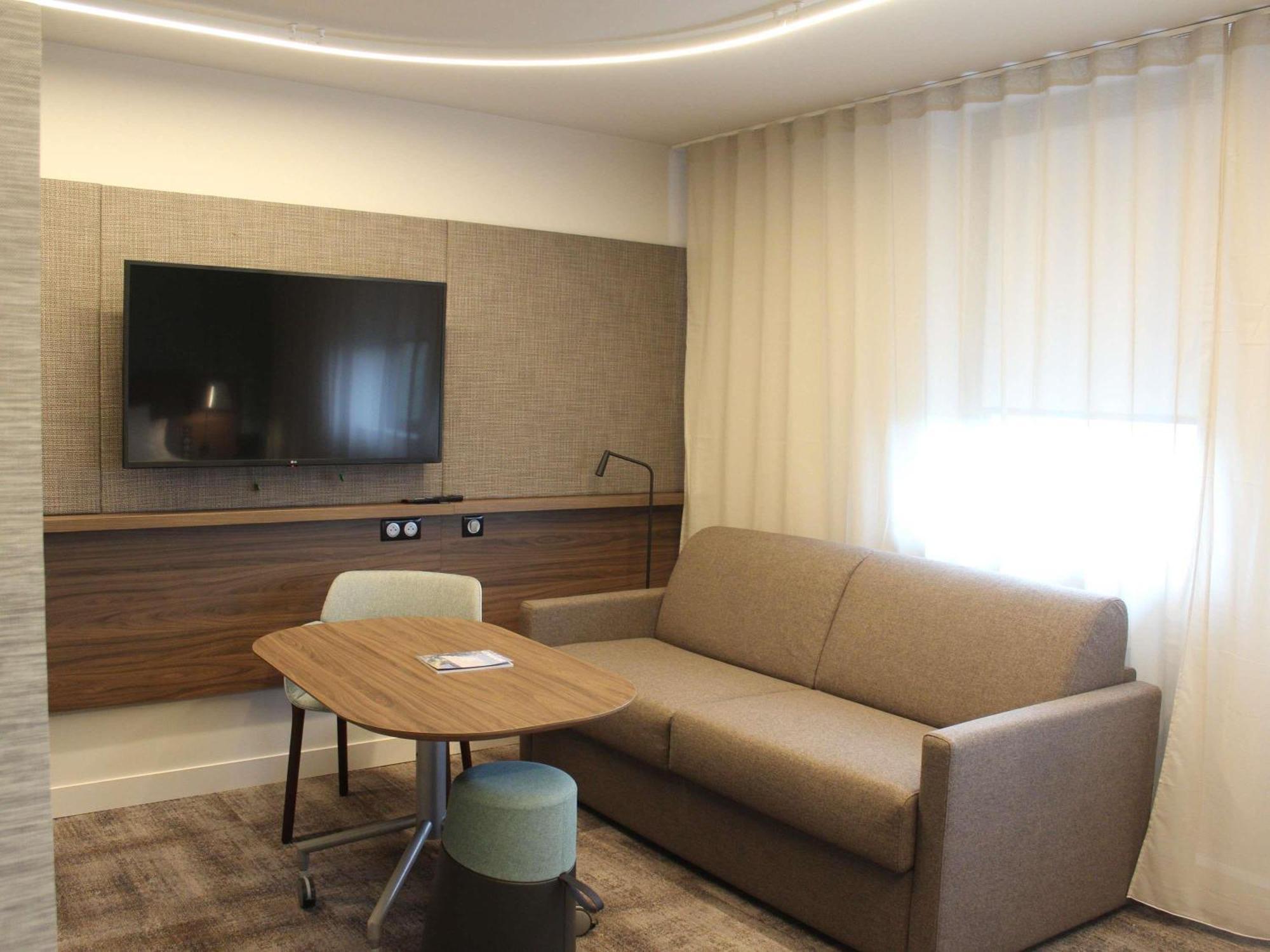 Superior Suite Double Bed Double Sofa Bed,1704860782:JPEG