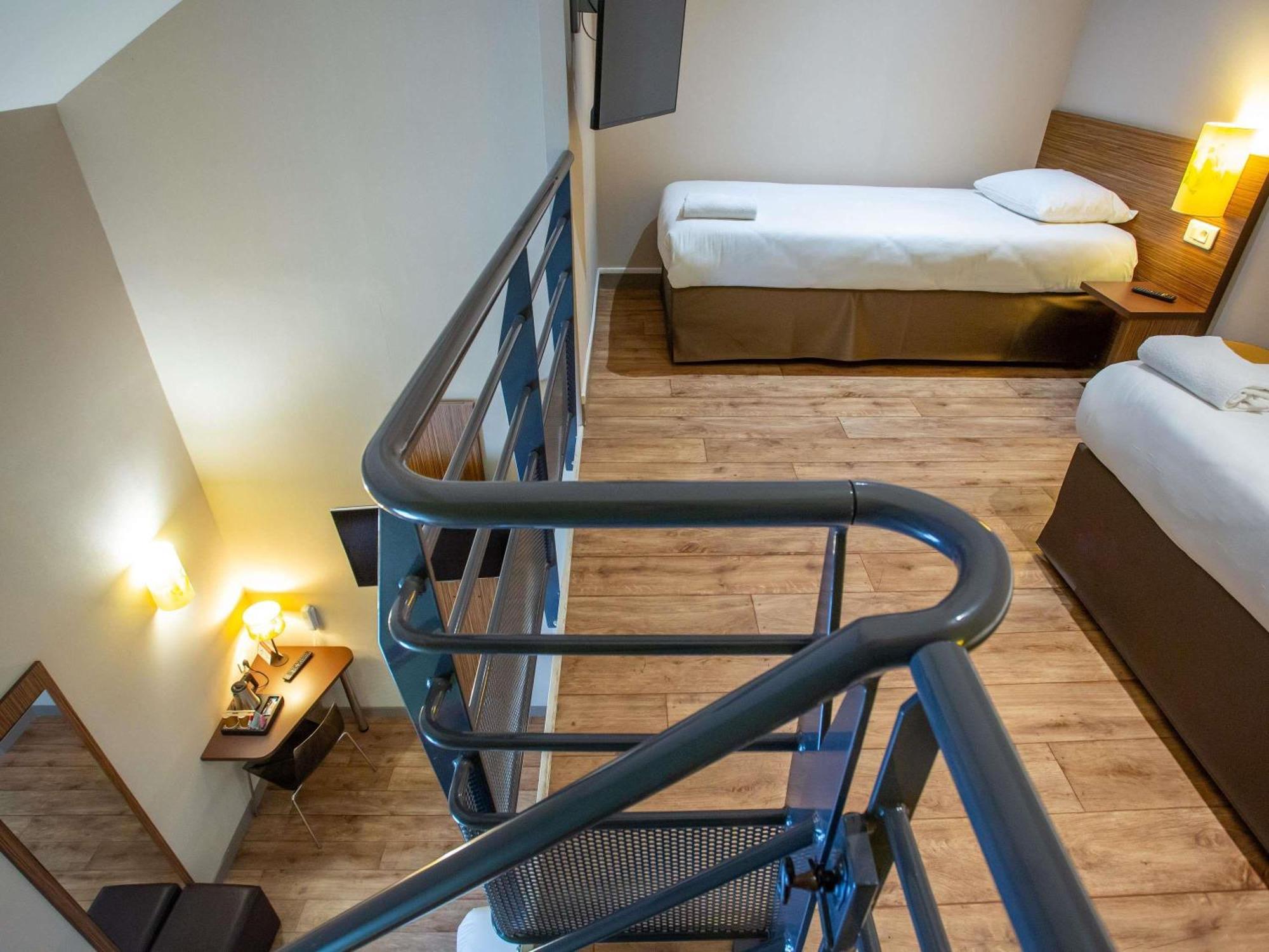 Standard Family Suite One Double Bed Twin Beds