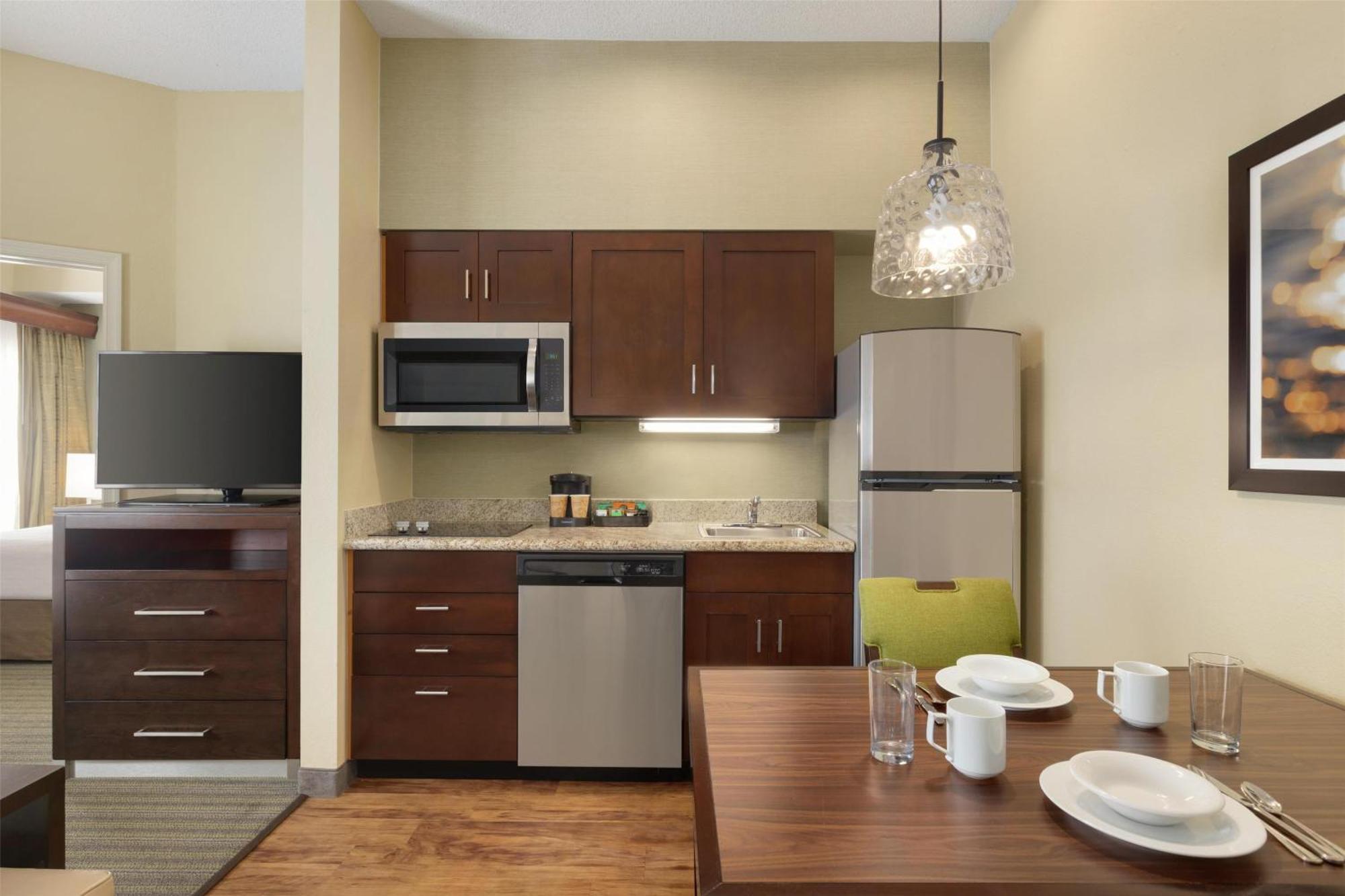 One-Bedroom King Suite Non-Smoking