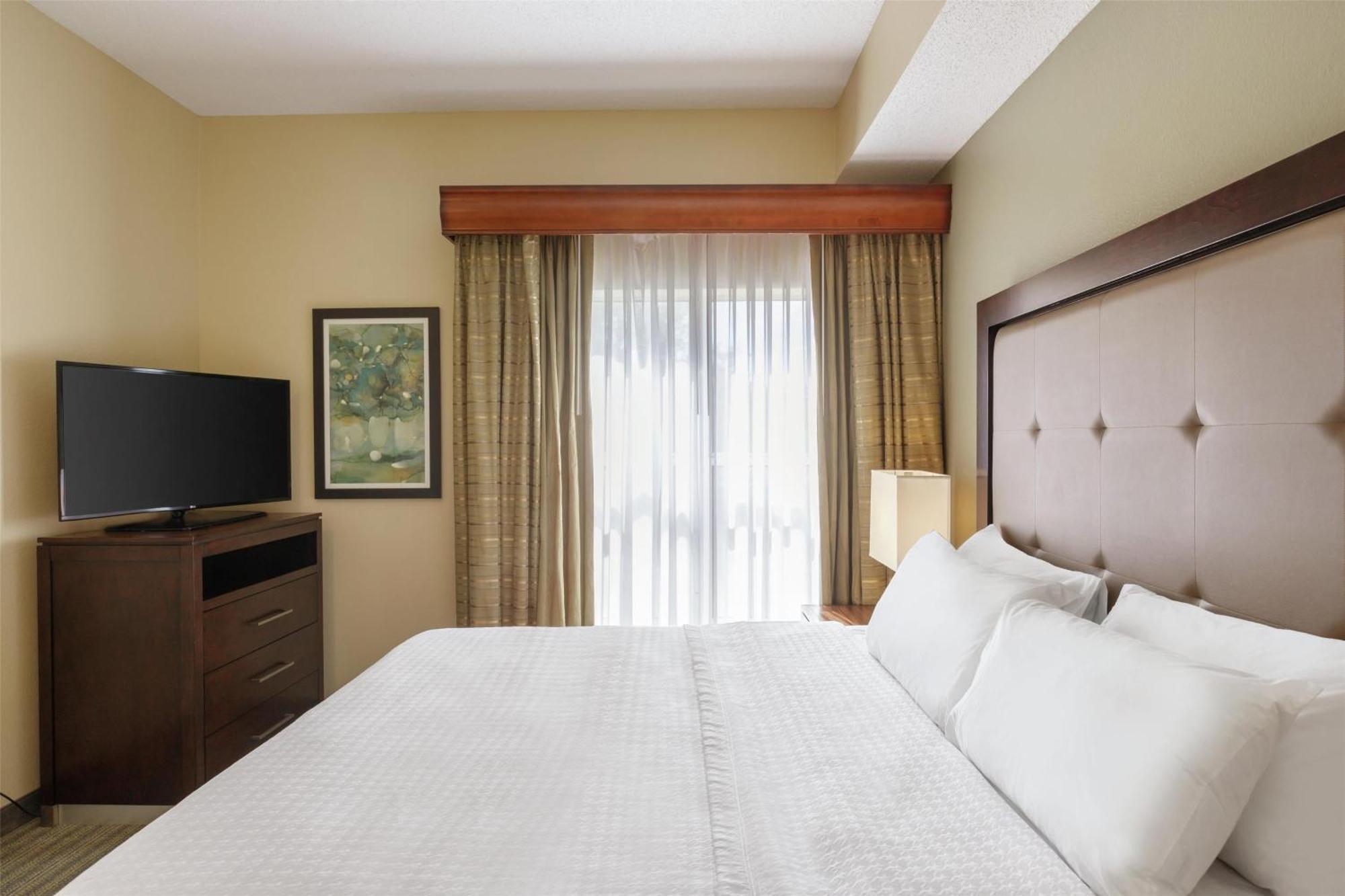 One-Bedroom King Suite Non-Smoking