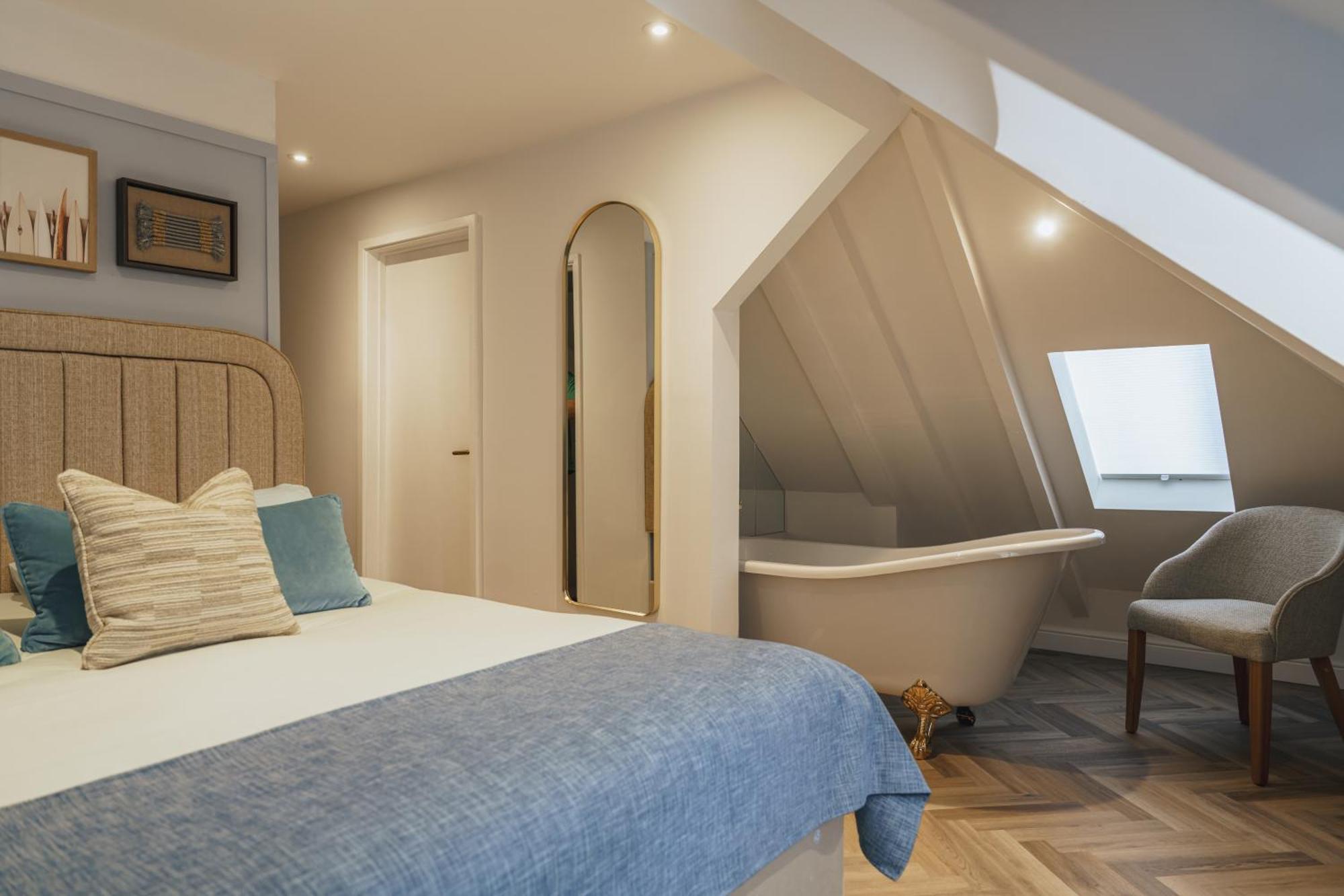 Double Room,1704939672:JPEG