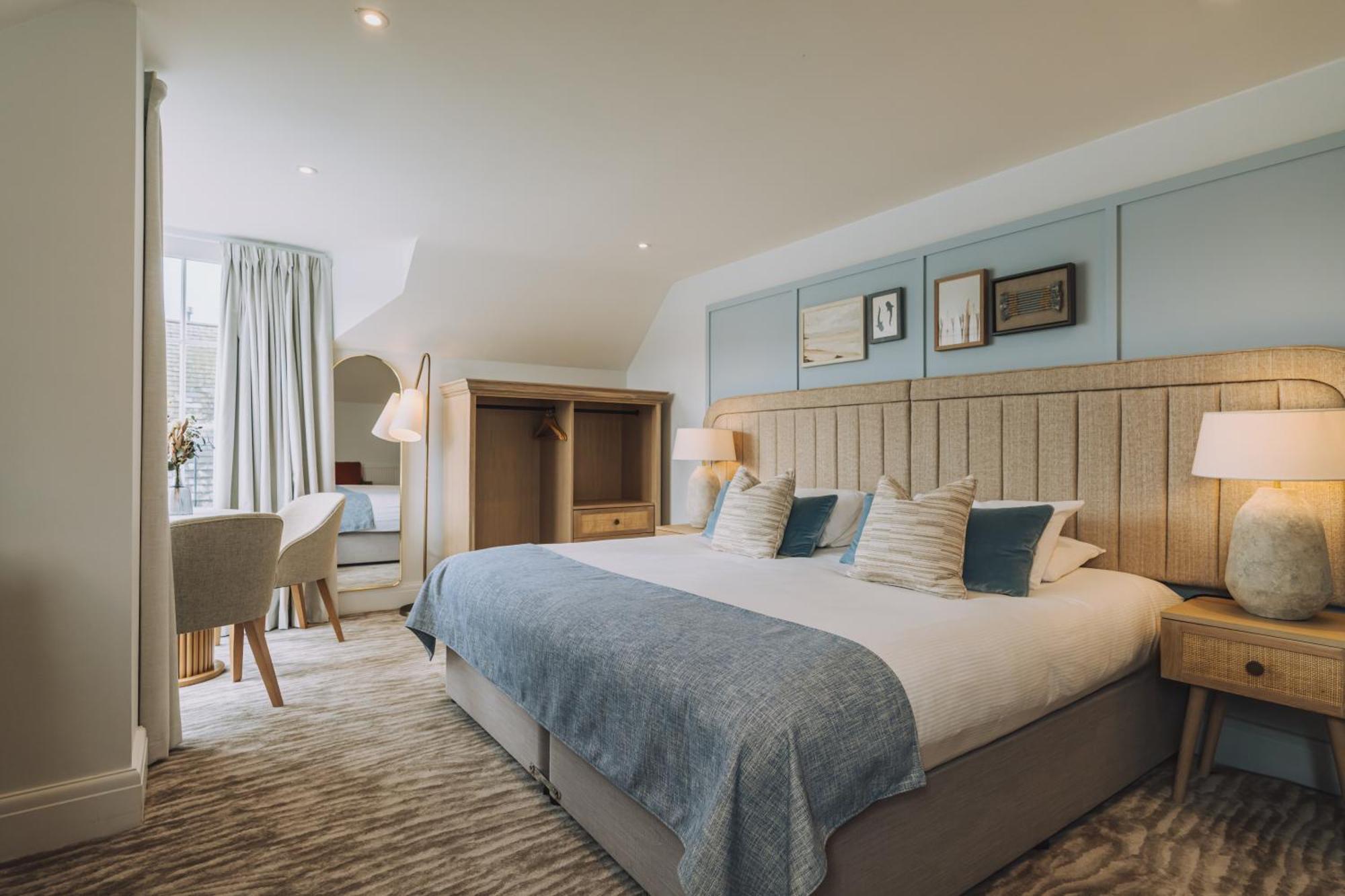 King Room,1704939683:JPEG