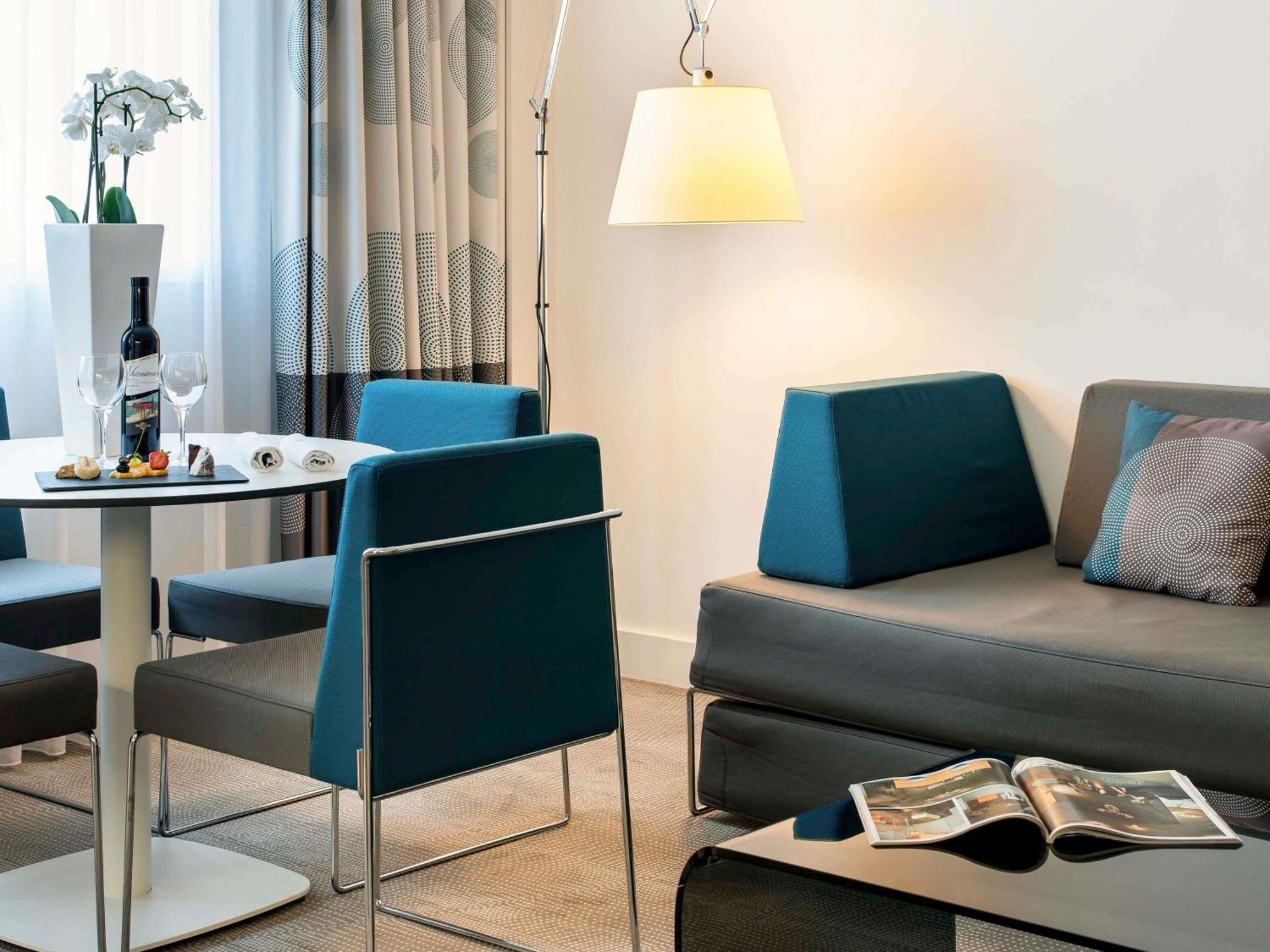 King Suite with Sofa Bed,1704943457:JPEG