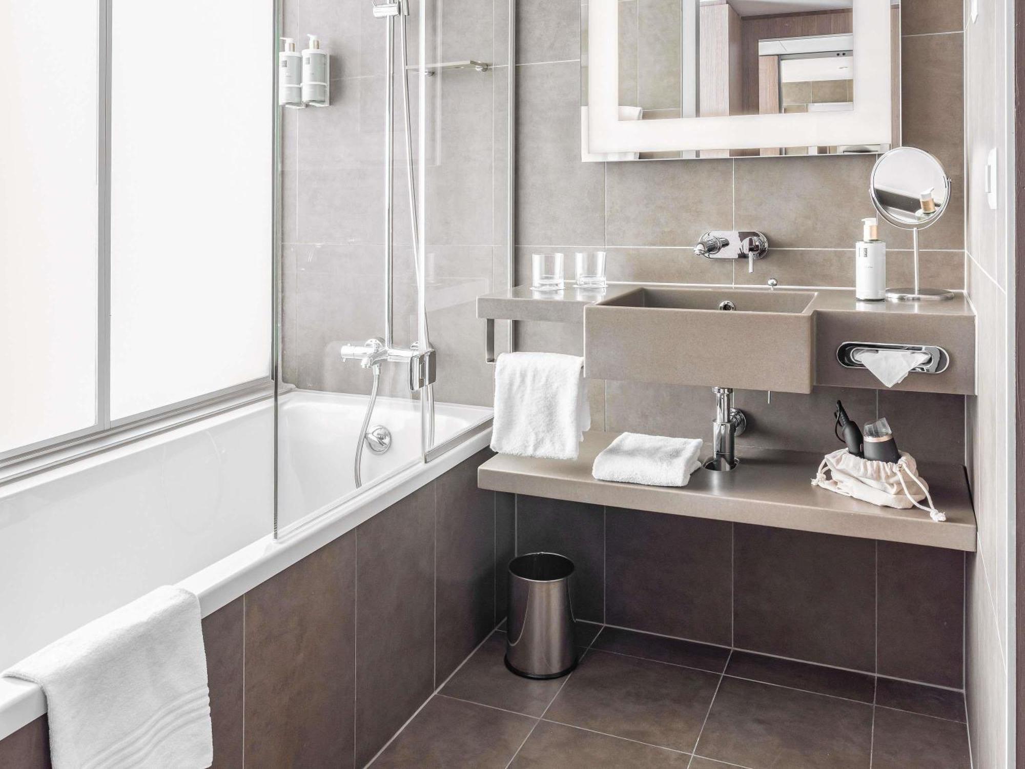 Superior Queen Room with Sofa - Non-Smoking,1704943488:JPEG