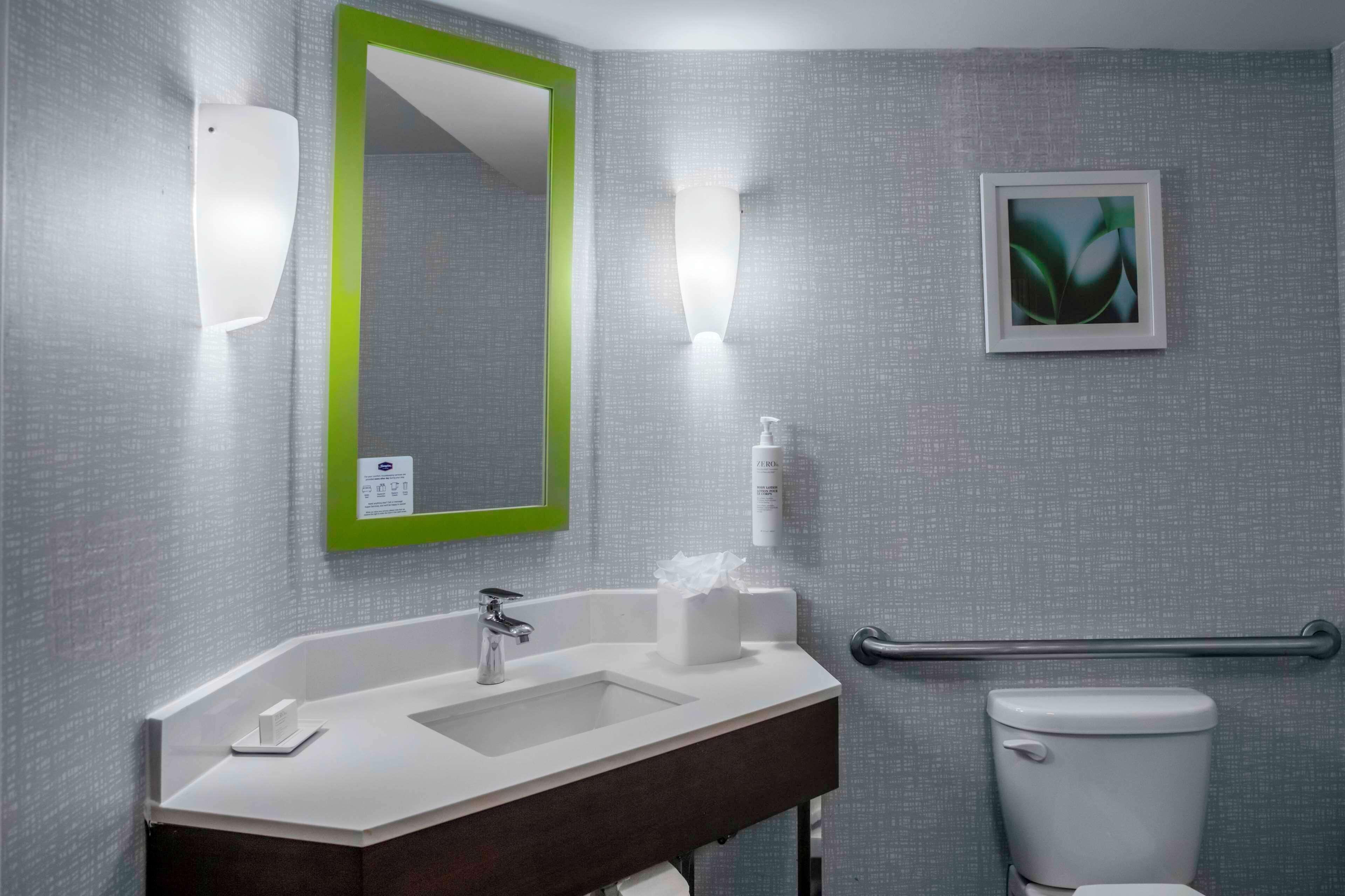 Double Room - Mobility/Hearing Access with Bathtub,1705826835:JPEG