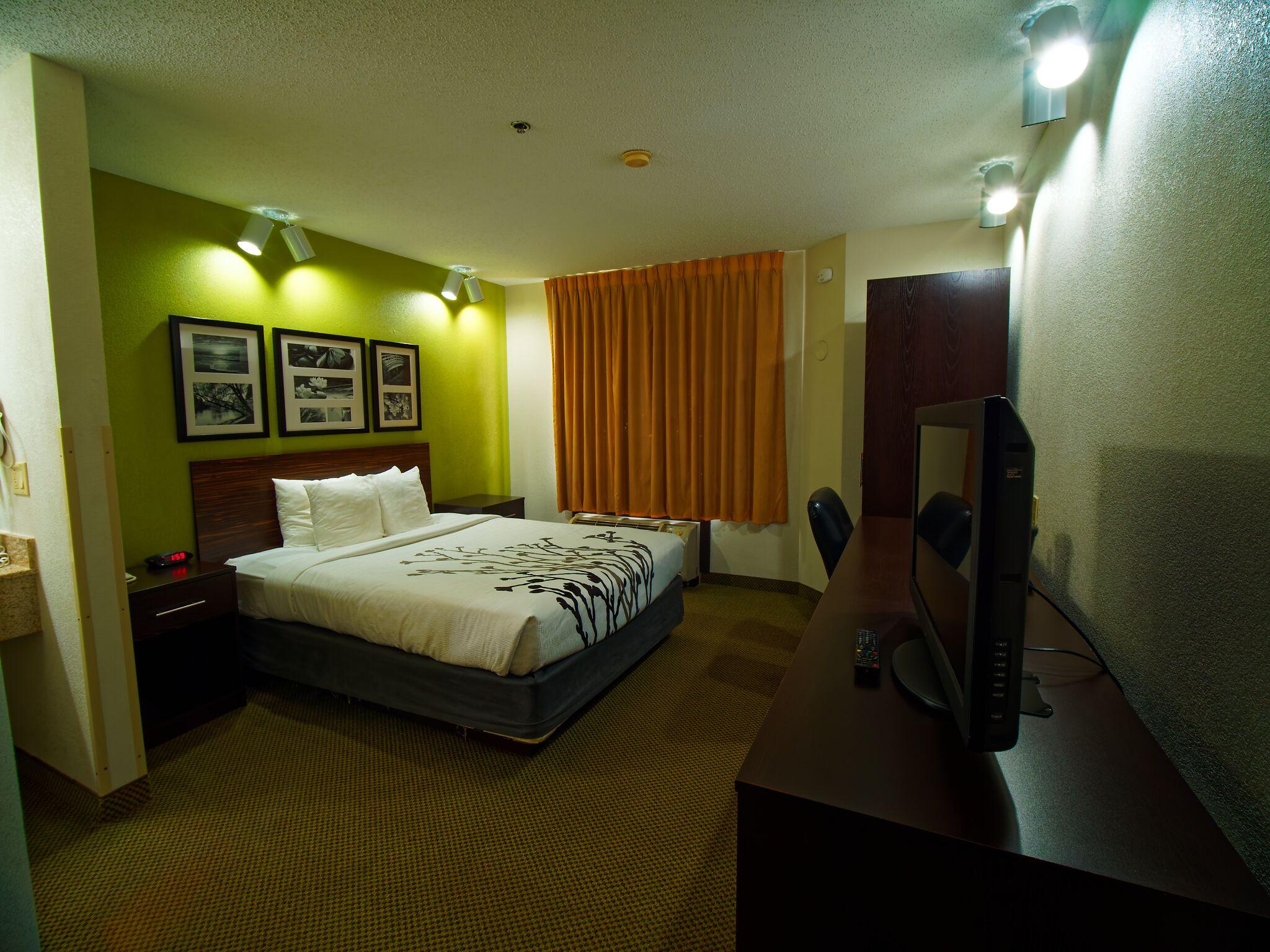 Queen Room Non-Smoking