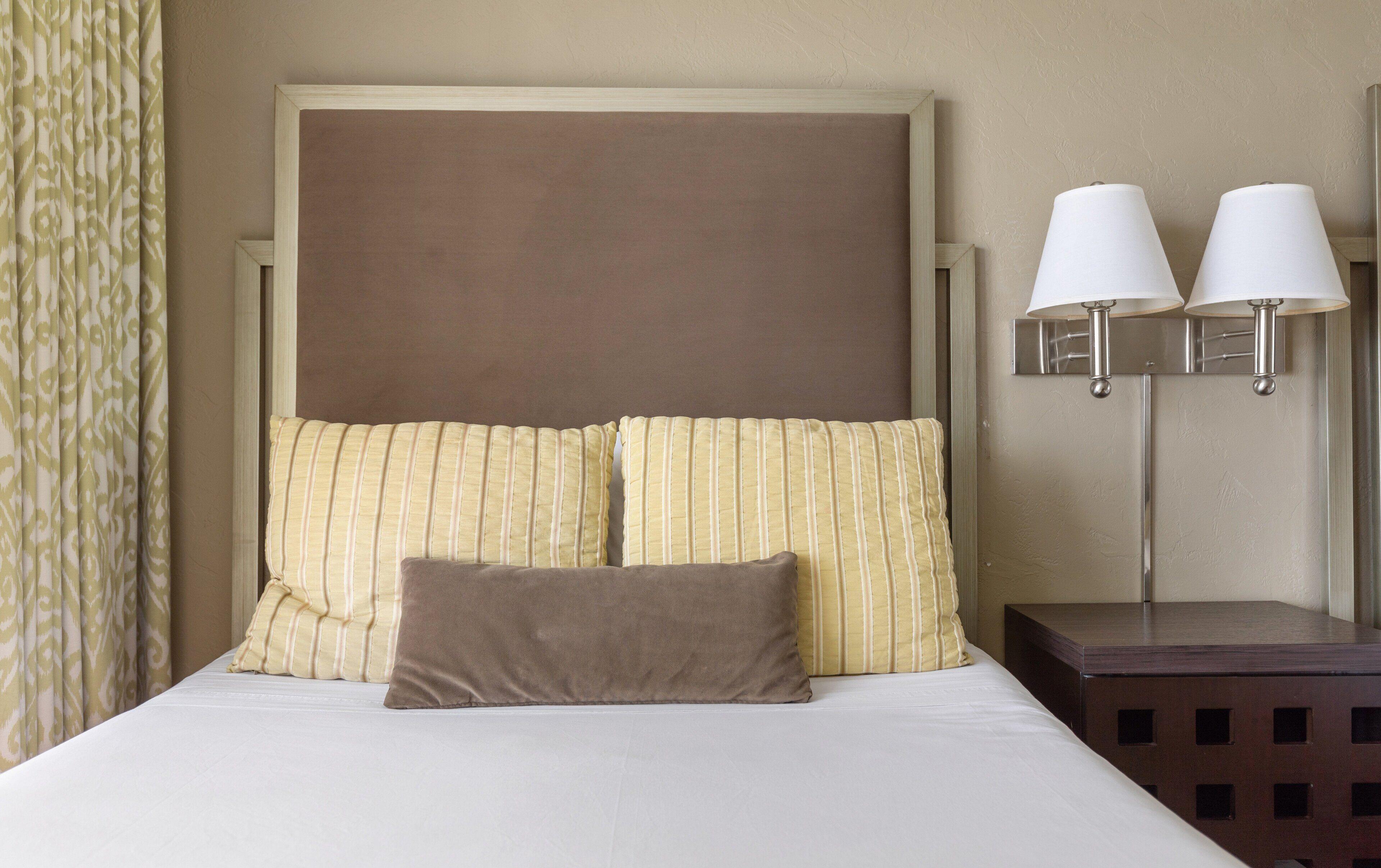 Suite mit 1 Schlafzimmer, 2 Doppelbetten, Schlafsofa und Poolblick