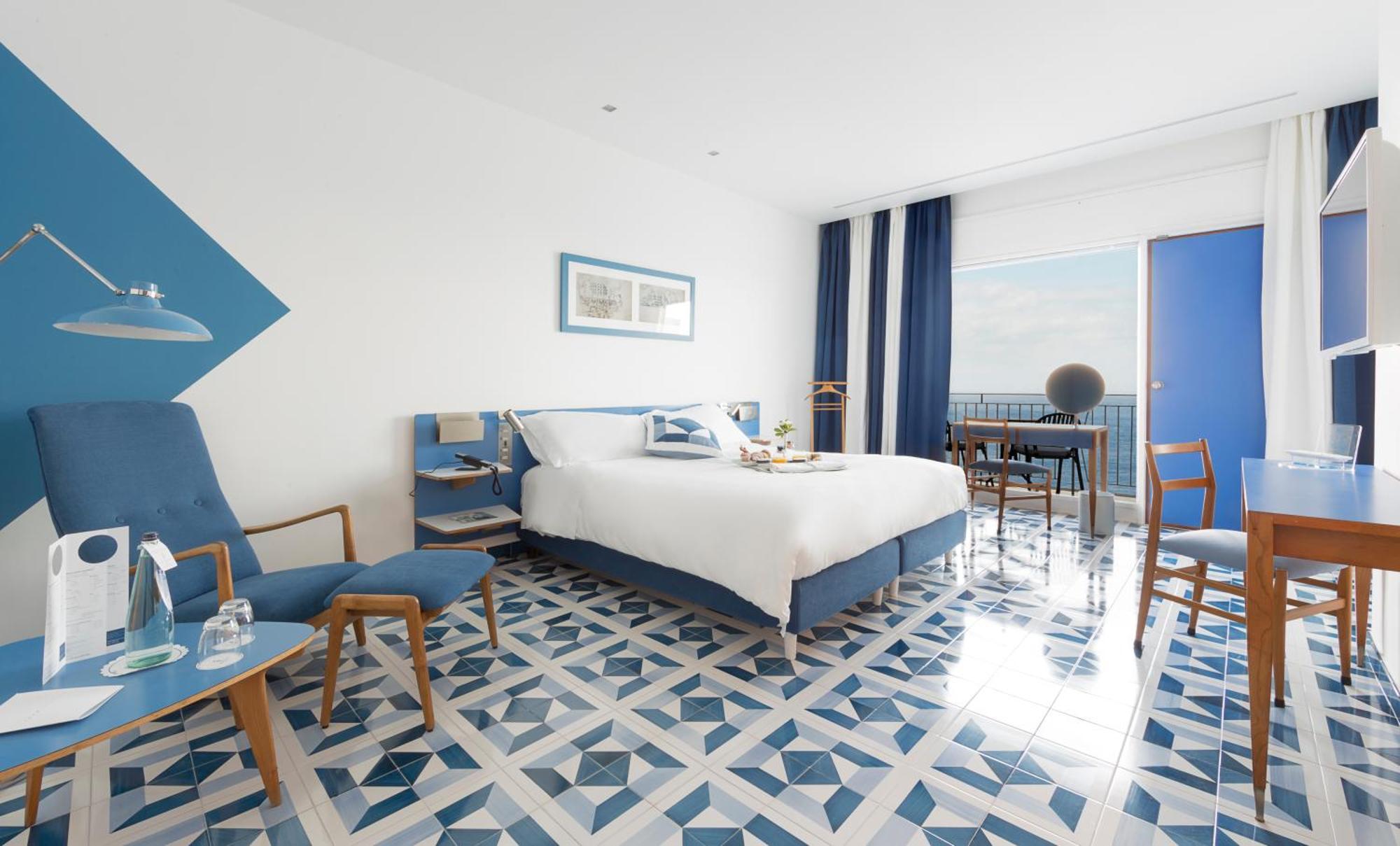 Deluxe Triple Room Sea View