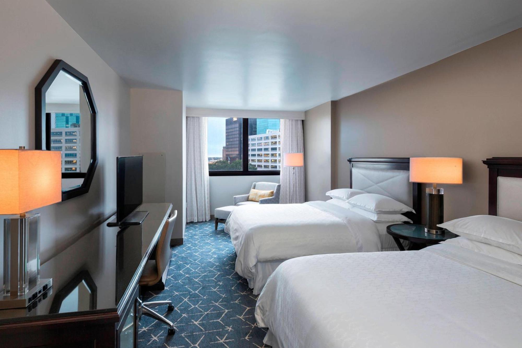 Guest room 2 Queen City view