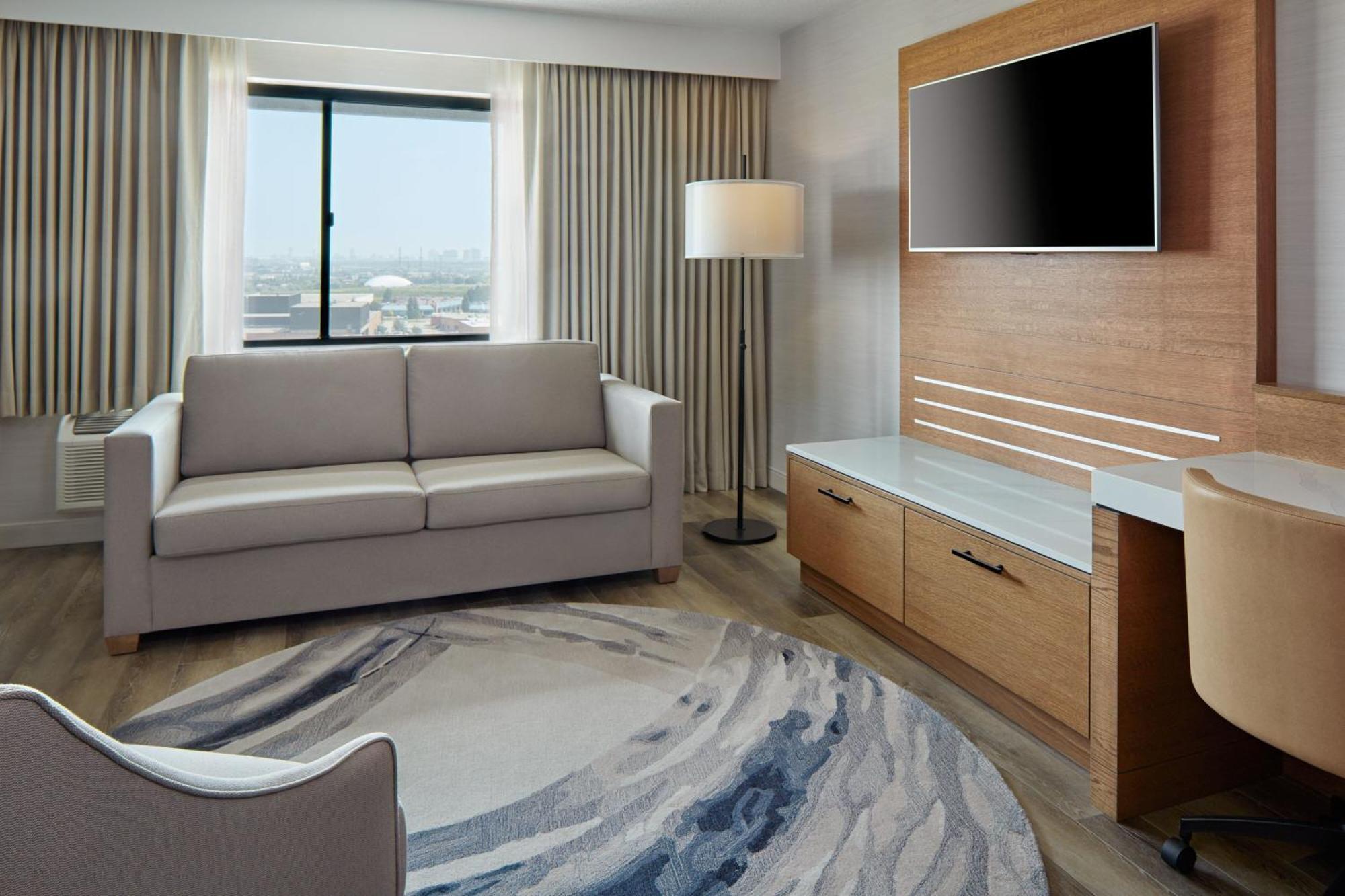 One-Bedroom King Suite Sofa Bed