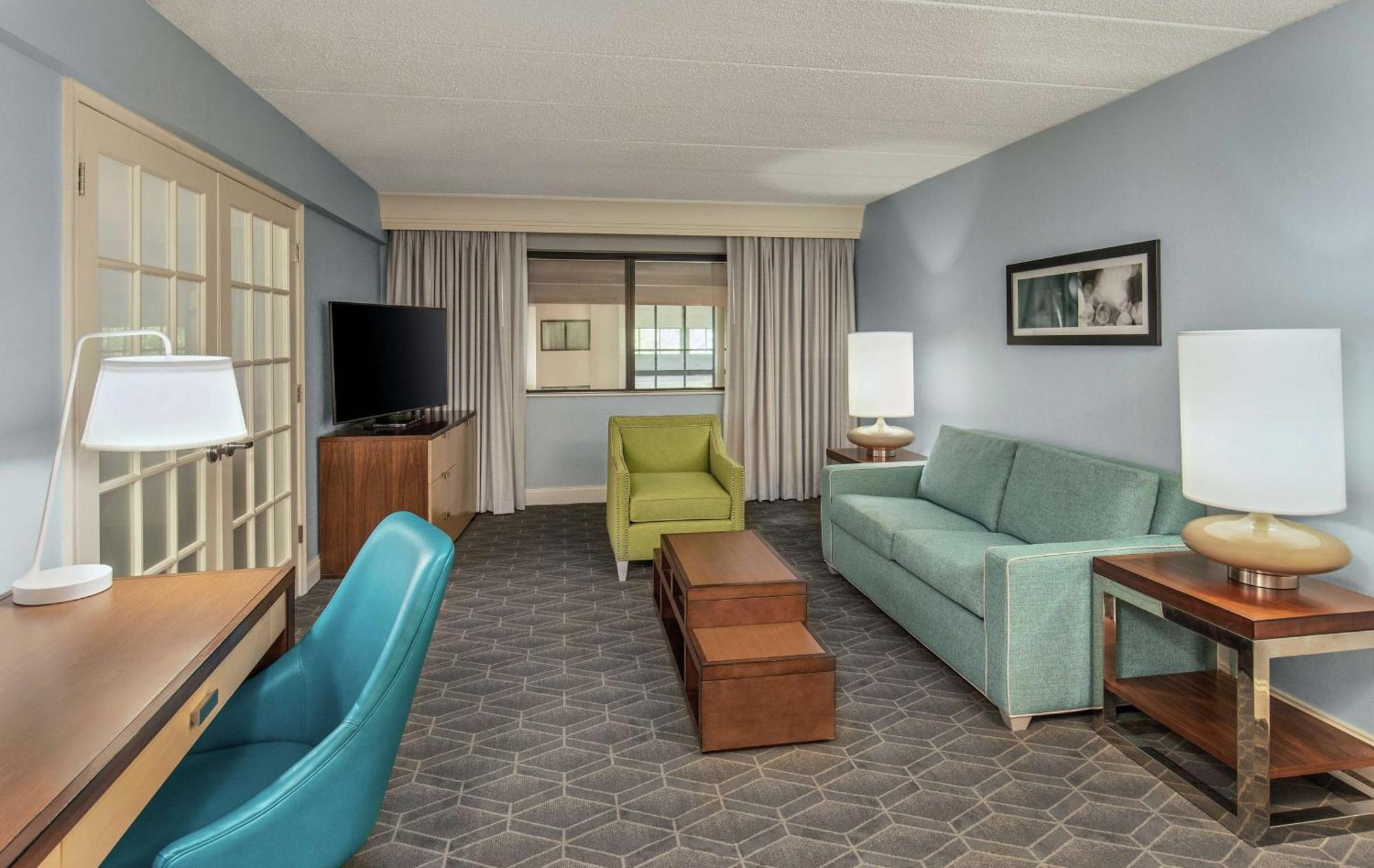 One-Bedroom King Suite Sofa Bed Non-Smoking
