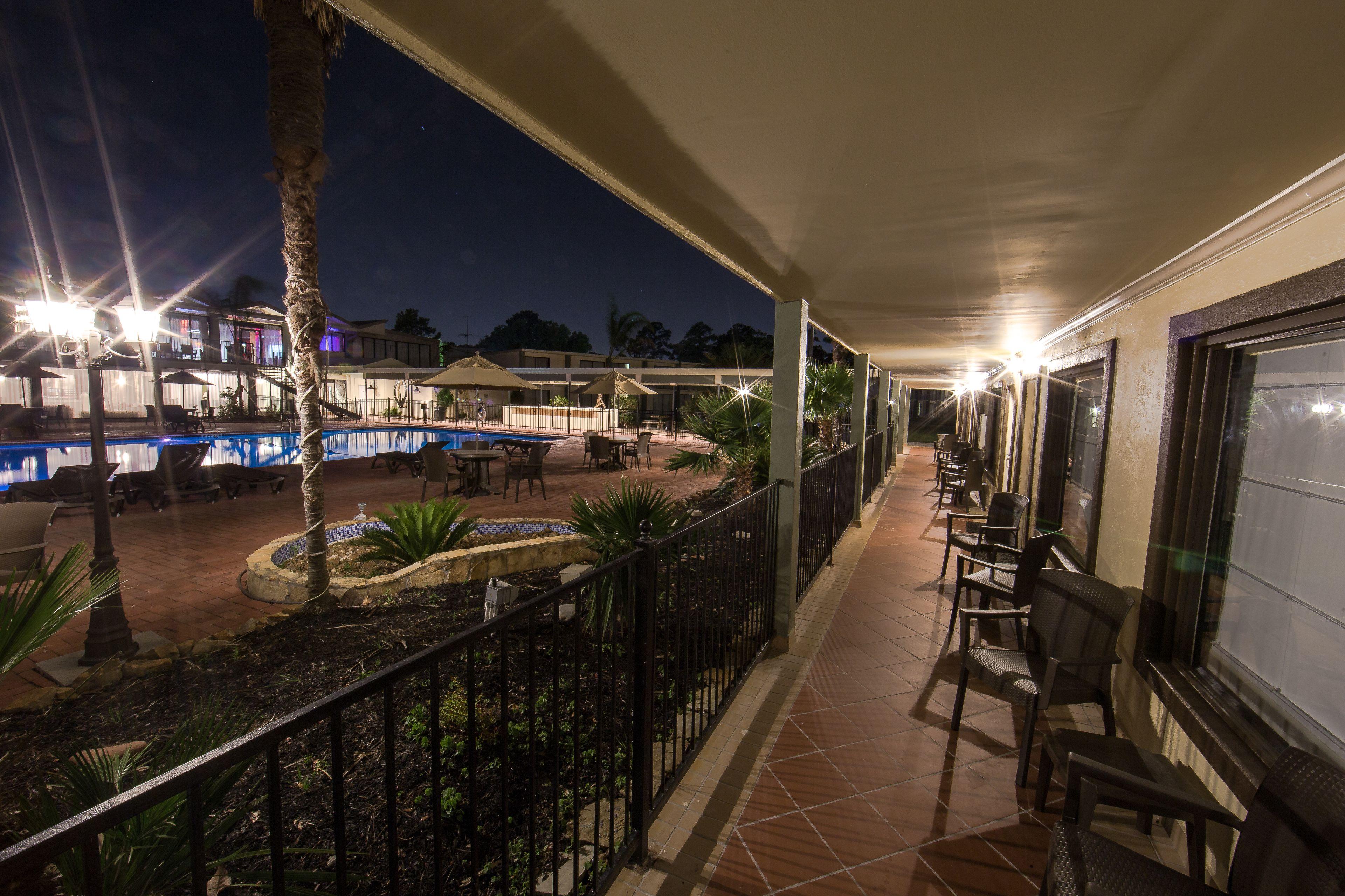 Deluxe Studio King Suite with Pool View-Hot Tub